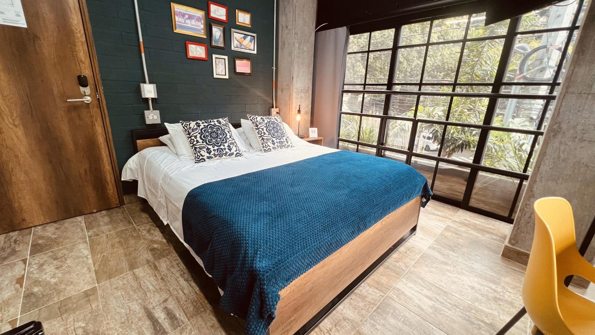 Hotel Manila Boutique