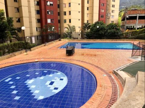 Zona Rosa De Medellin, Ubicacion Cerca De Centros Comerciales Y Tranvia Del Metro * Medellín