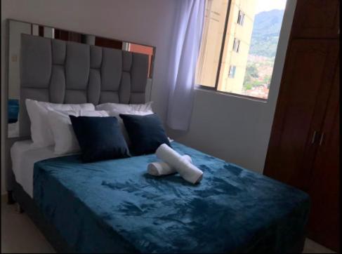 Zona Rosa De Medellin, Ubicacion Cerca De Centros Comerciales Y Tranvia Del Metro * Medellín