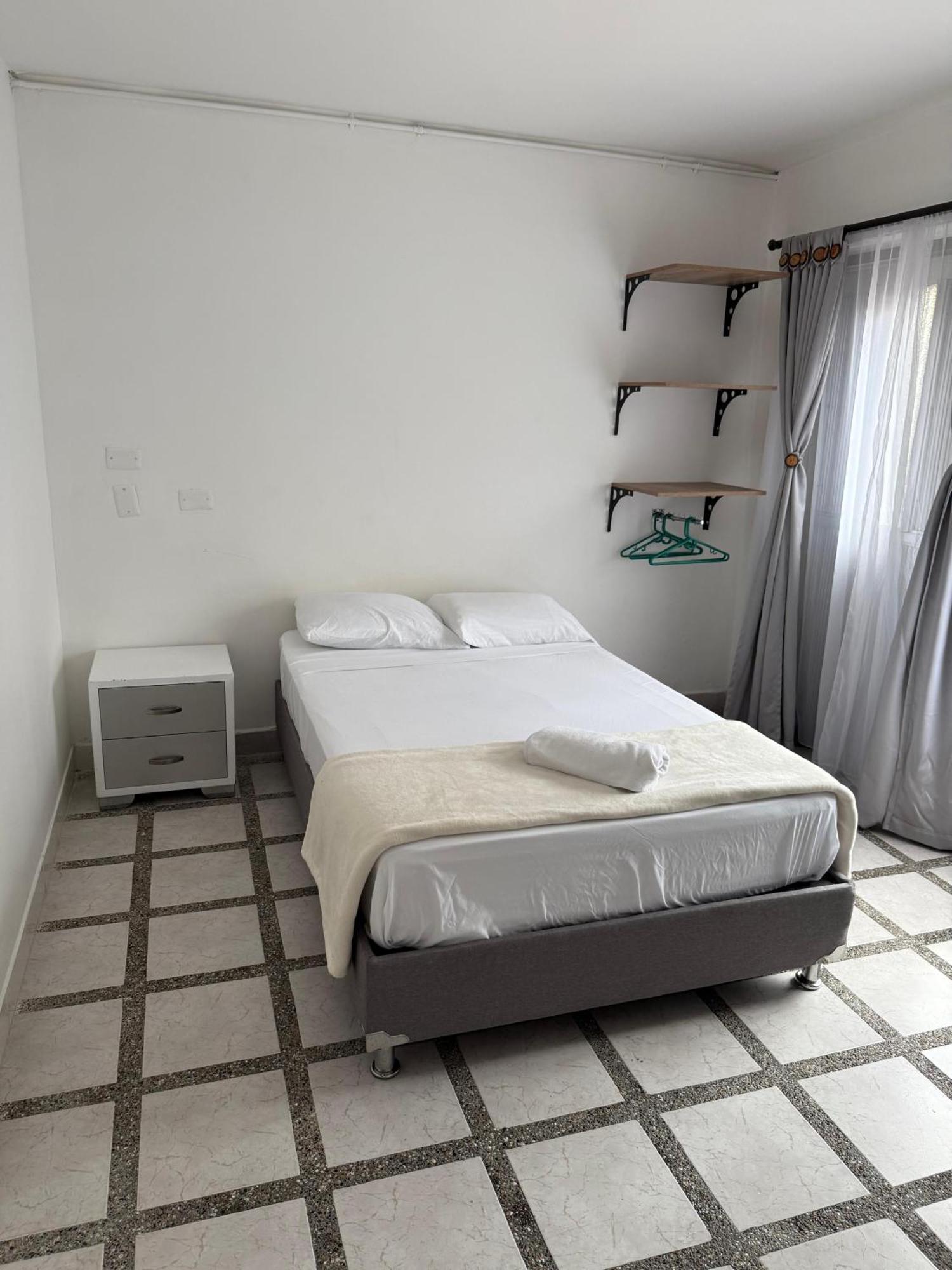 Pensión Road Living Medellín