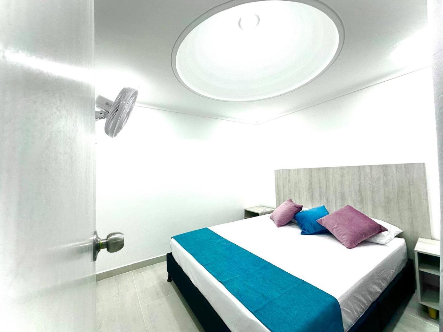 Modernos En La Avenida 80 Apartamento *