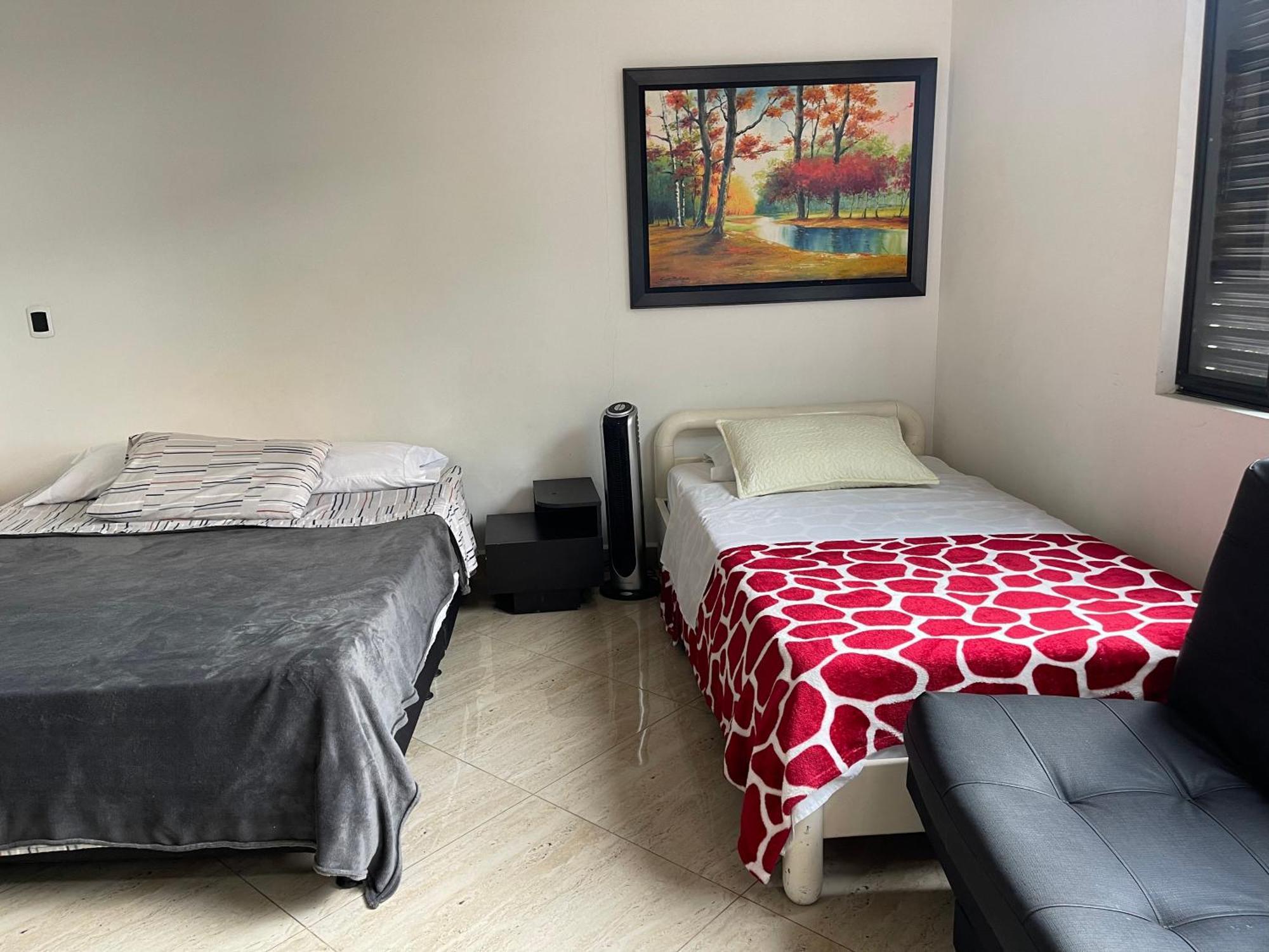 Apartamento Nuevo, Moderno , Elegante Y Muy Bien Ubicado , En Laureles Medellín