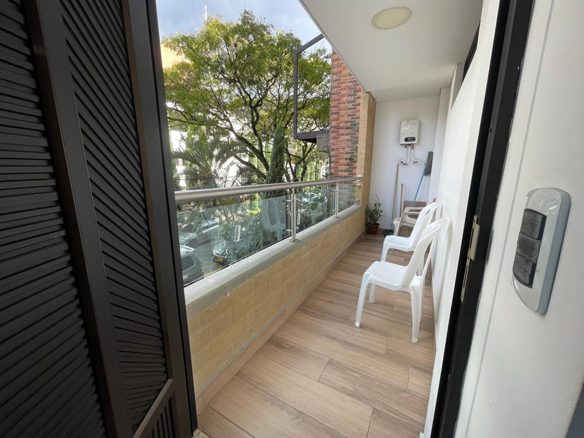 Nuevo, Moderno , Elegante Y Muy Bien Ubicado , En Laureles