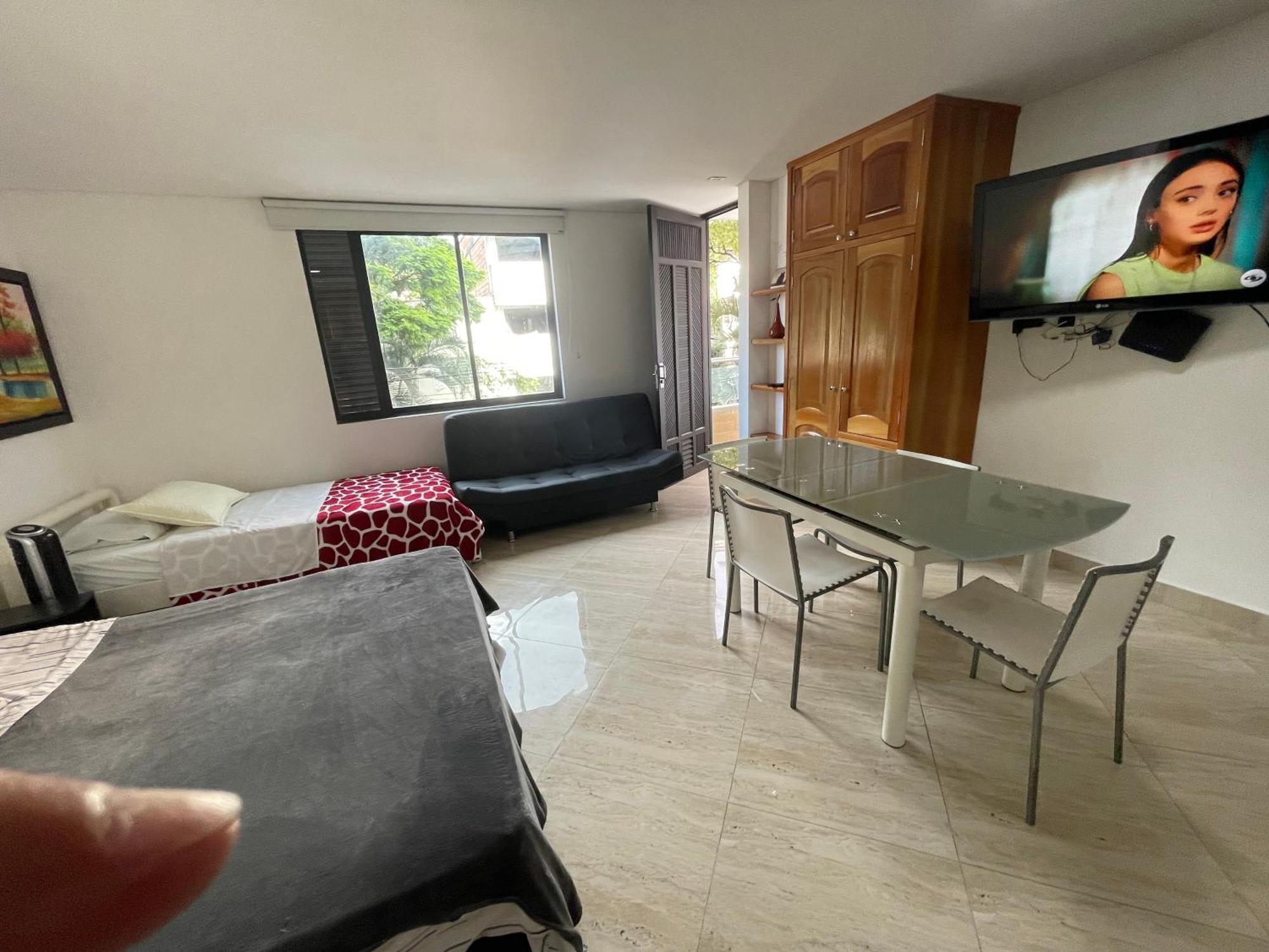 Nuevo, Moderno , Elegante Y Muy Bien Ubicado , En Laureles *