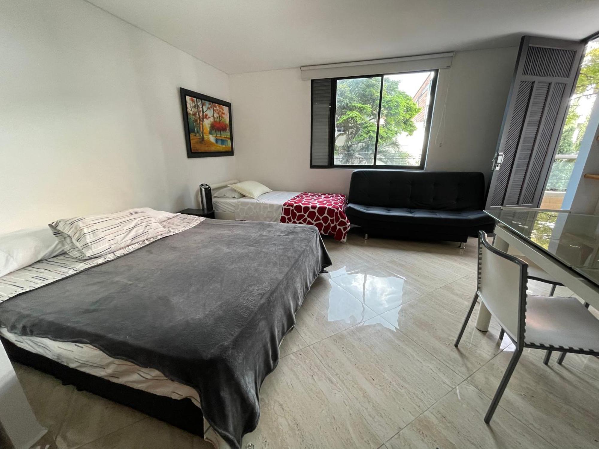 Apartamento Nuevo, Moderno , Elegante Y Muy Bien Ubicado , En Laureles Medellín