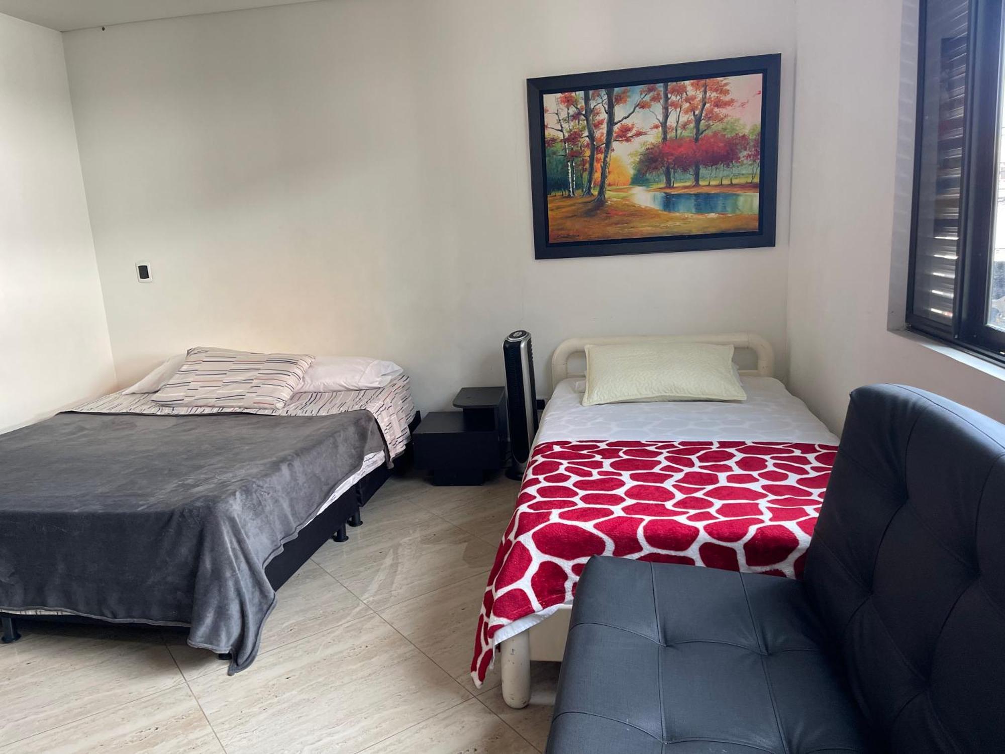 Nuevo, Moderno , Elegante Y Muy Bien Ubicado , En Laureles