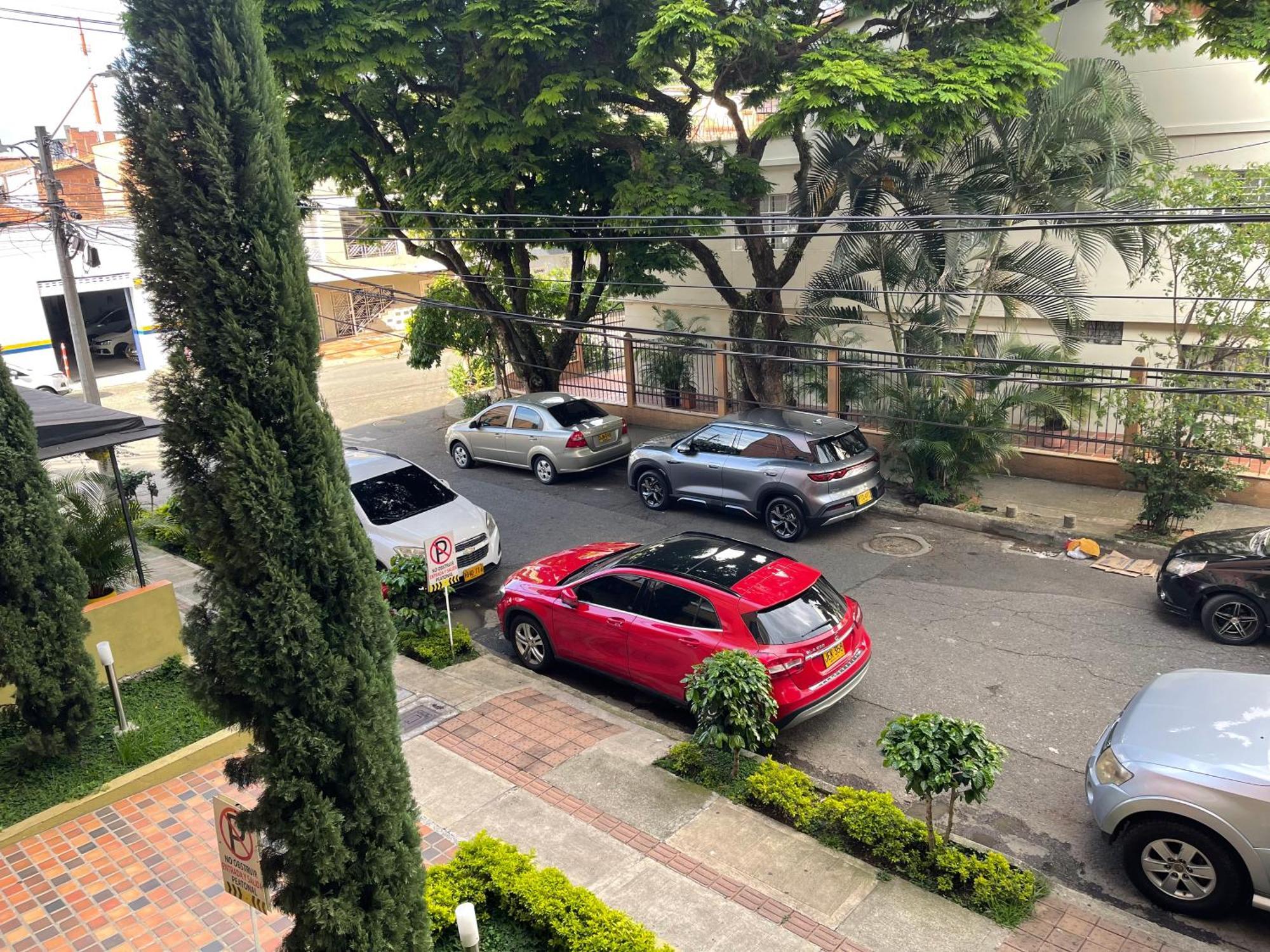 Nuevo, Moderno , Elegante Y Muy Bien Ubicado , En Laureles *