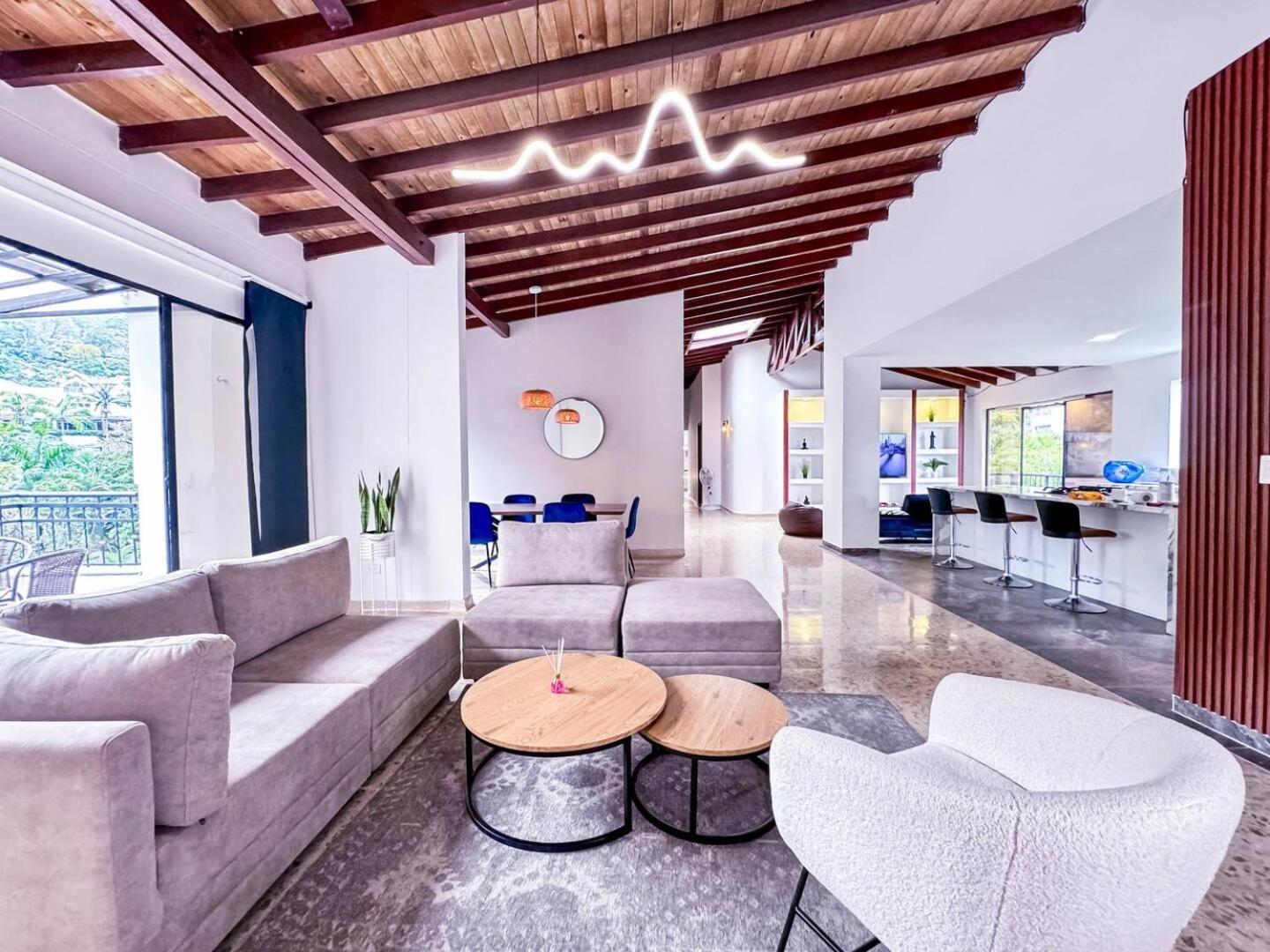 3br 240 M Ac Pool El Tesoro *