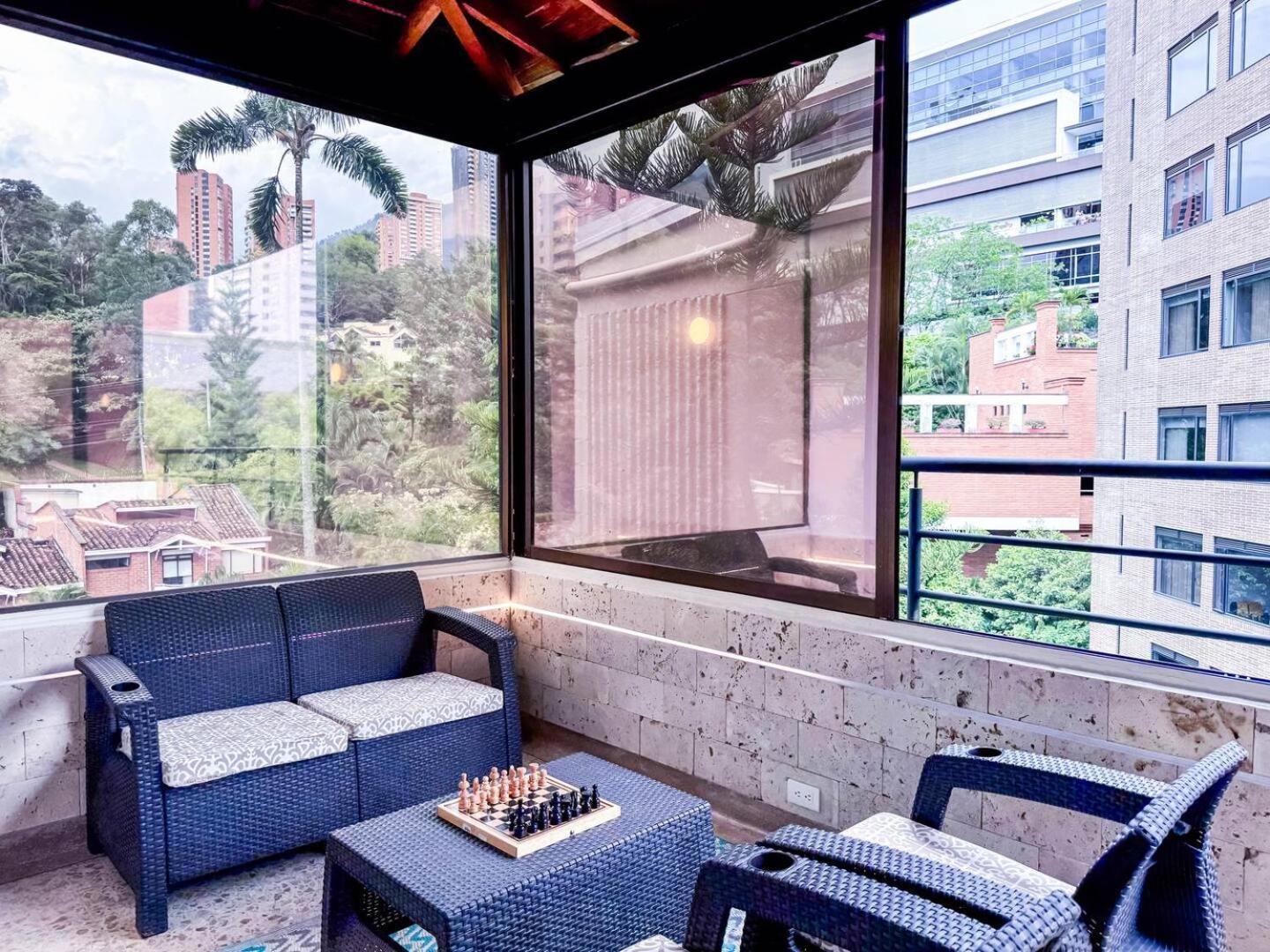 Apartamento 3br 240 M Ac Pool El Tesoro *