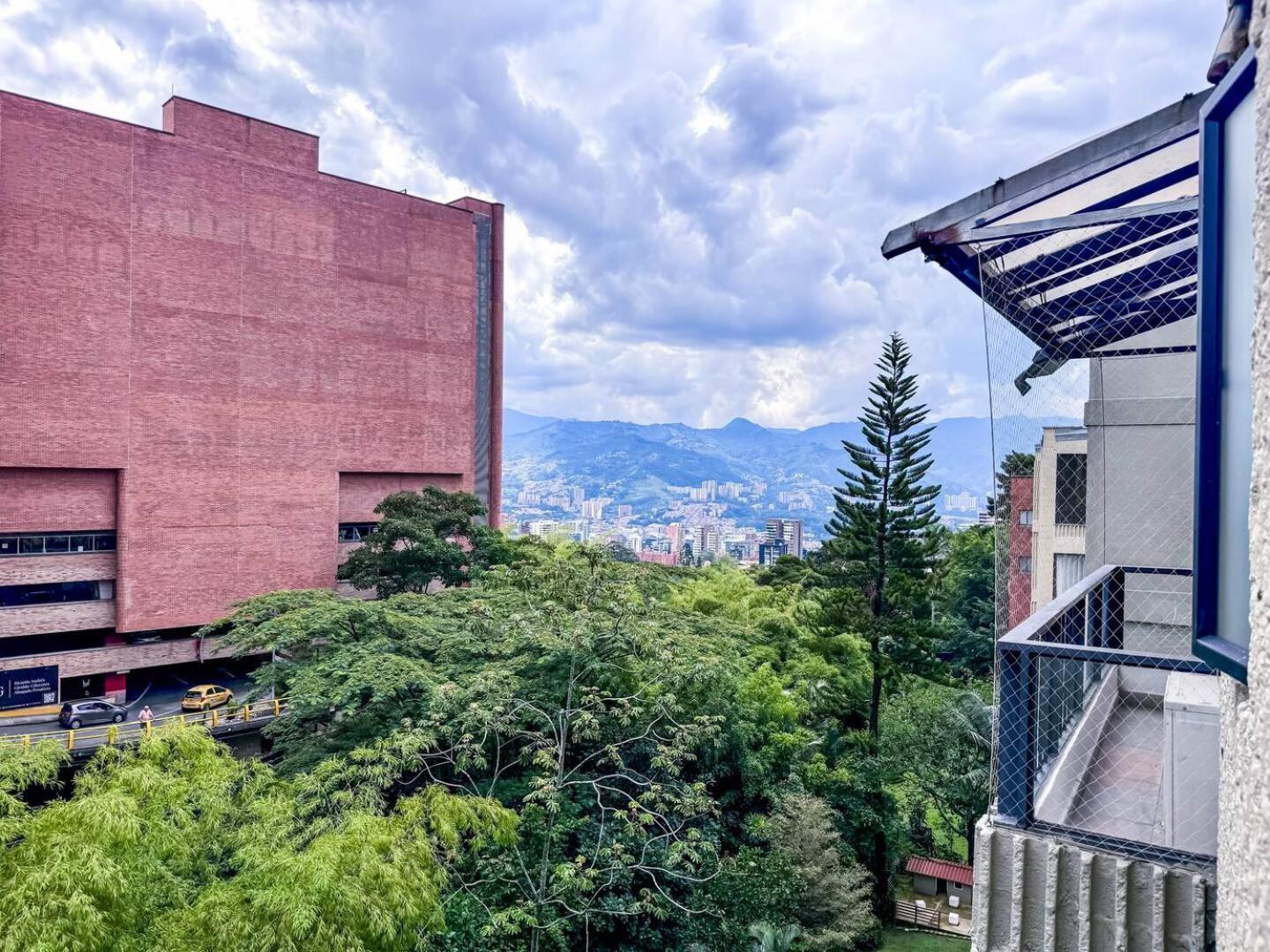3br 240 M Ac Pool El Tesoro