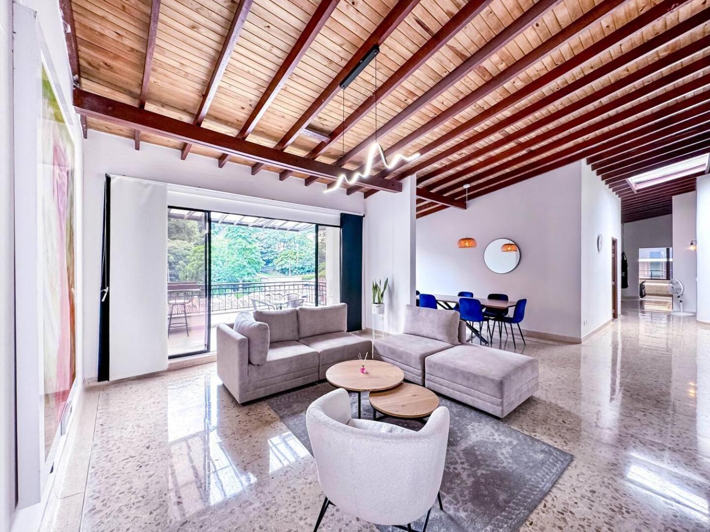 3br 240 M Ac Pool El Tesoro Apartamento Medellín