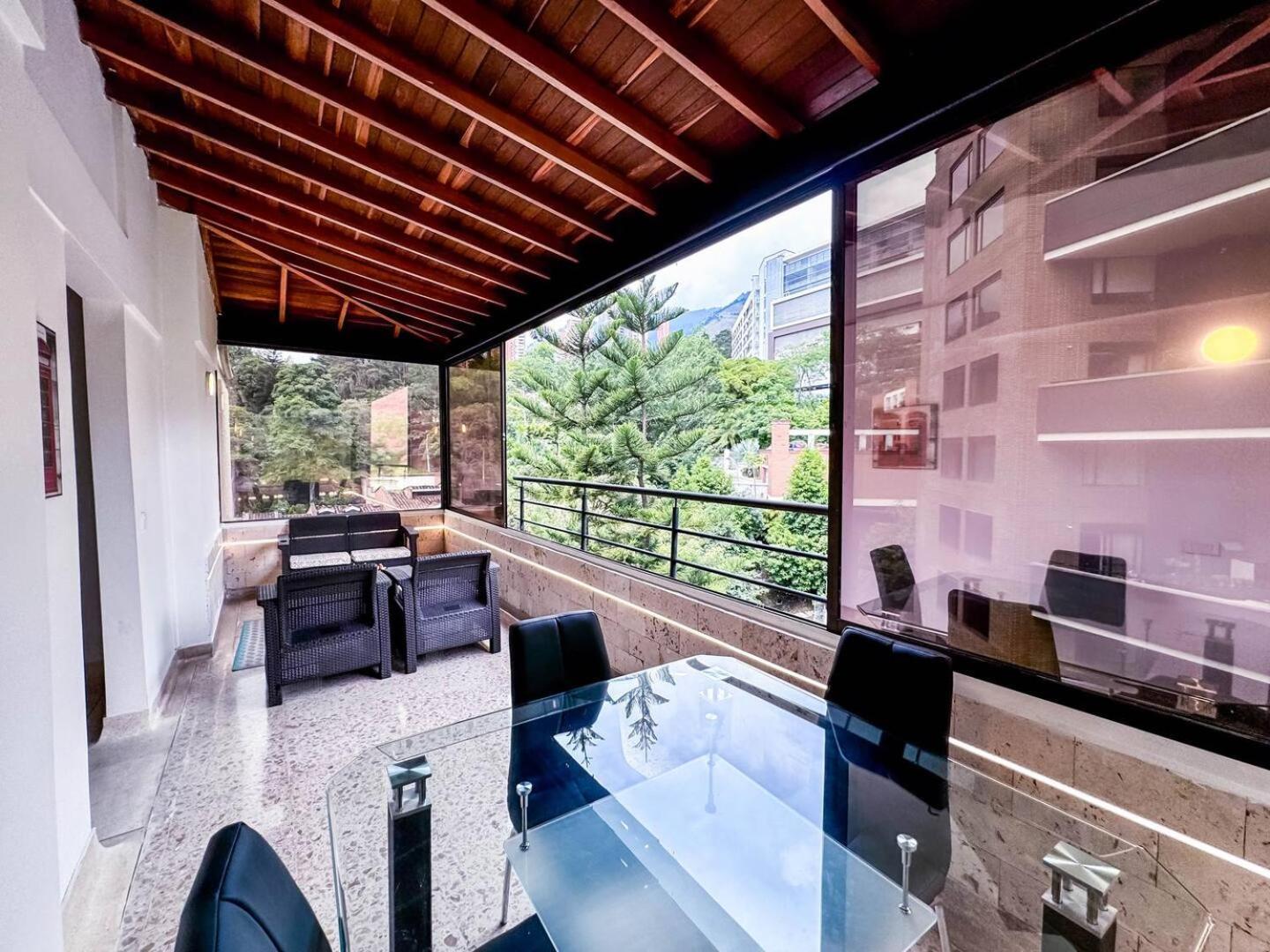 3br 240 M Ac Pool El Tesoro Apartamento