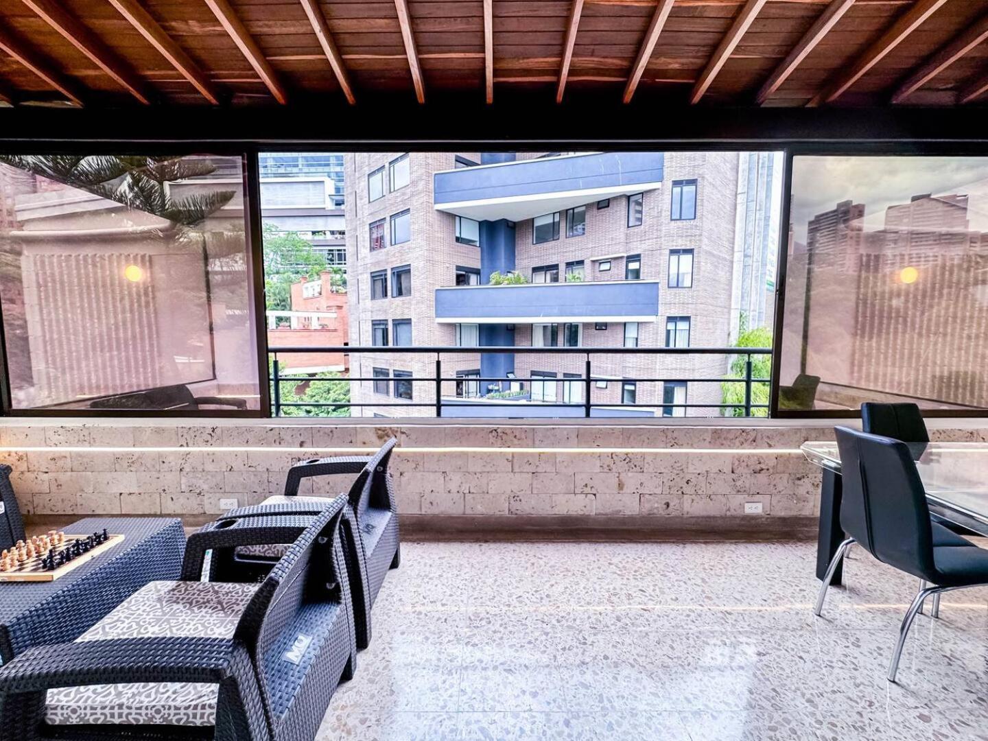 Apartamento 3br 240 M Ac Pool El Tesoro Medellín