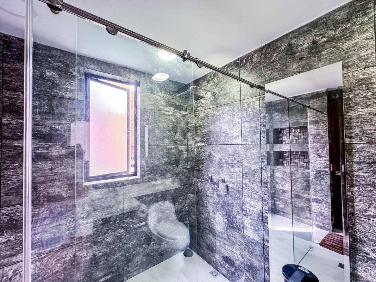 3br 240 M Ac Pool El Tesoro