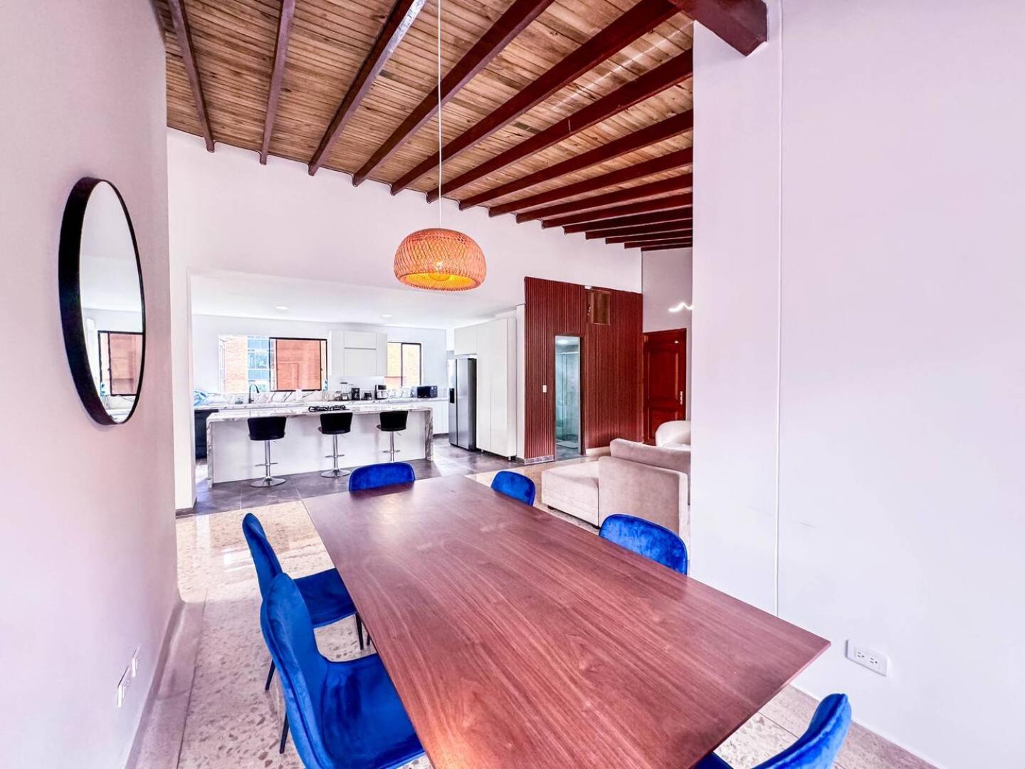 3br 240 M Ac Pool El Tesoro Apartamento