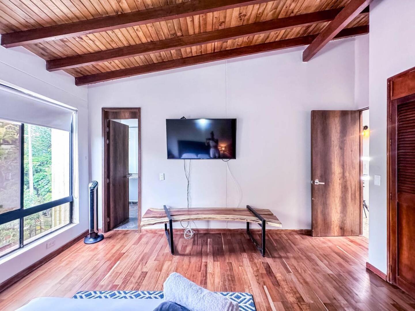 3br 240 M Ac Pool El Tesoro Medellín