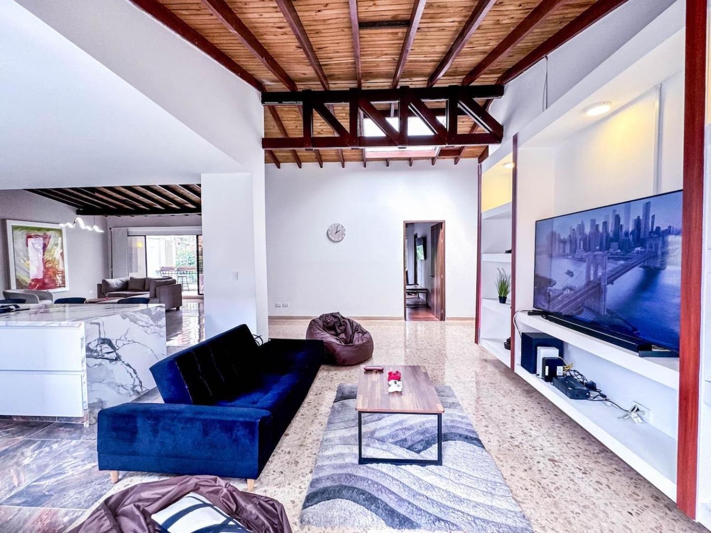 3br 240 M Ac Pool El Tesoro