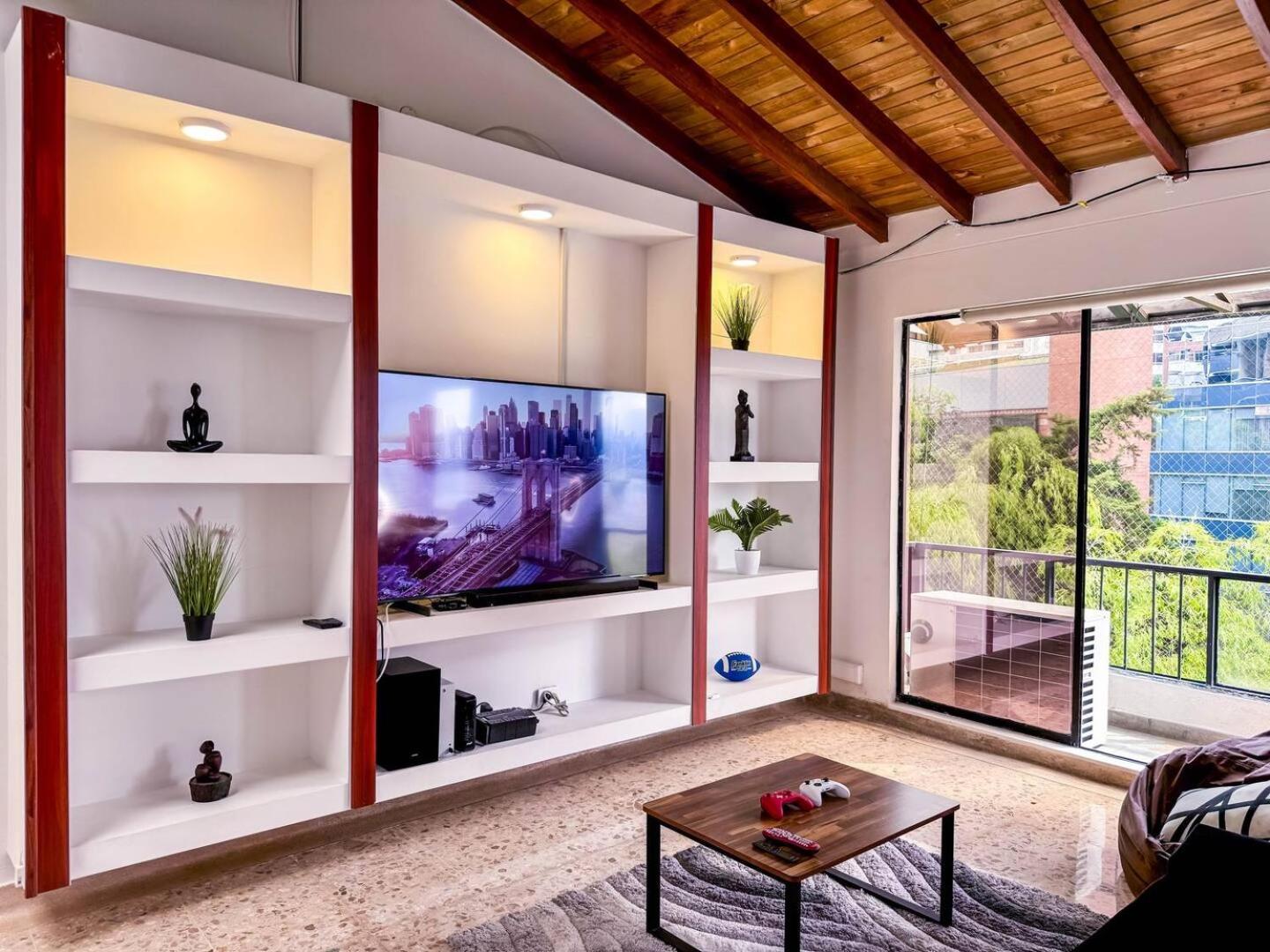 3br 240 M Ac Pool El Tesoro Medellín