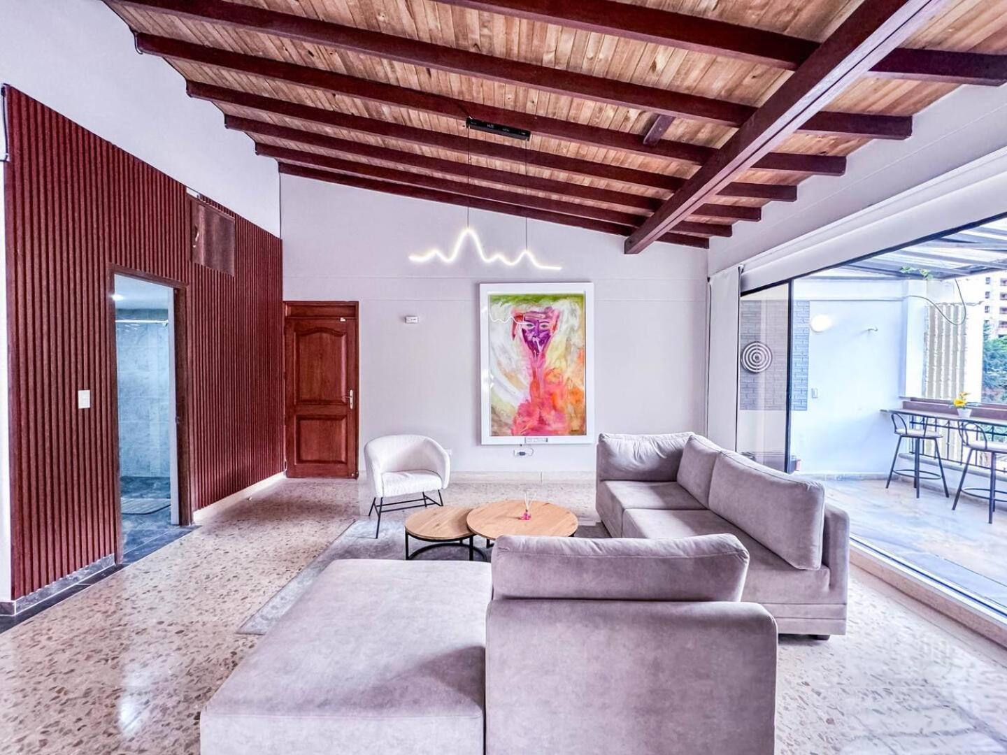 Apartamento 3br 240 M Ac Pool El Tesoro