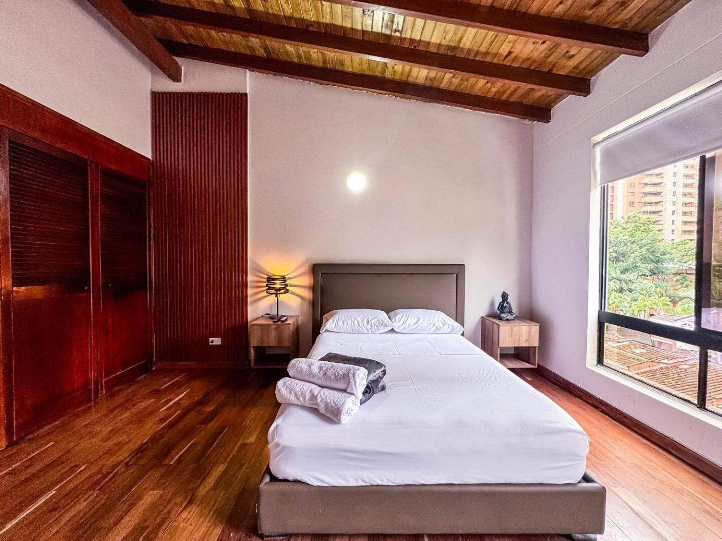 3br 240 M Ac Pool El Tesoro Medellín
