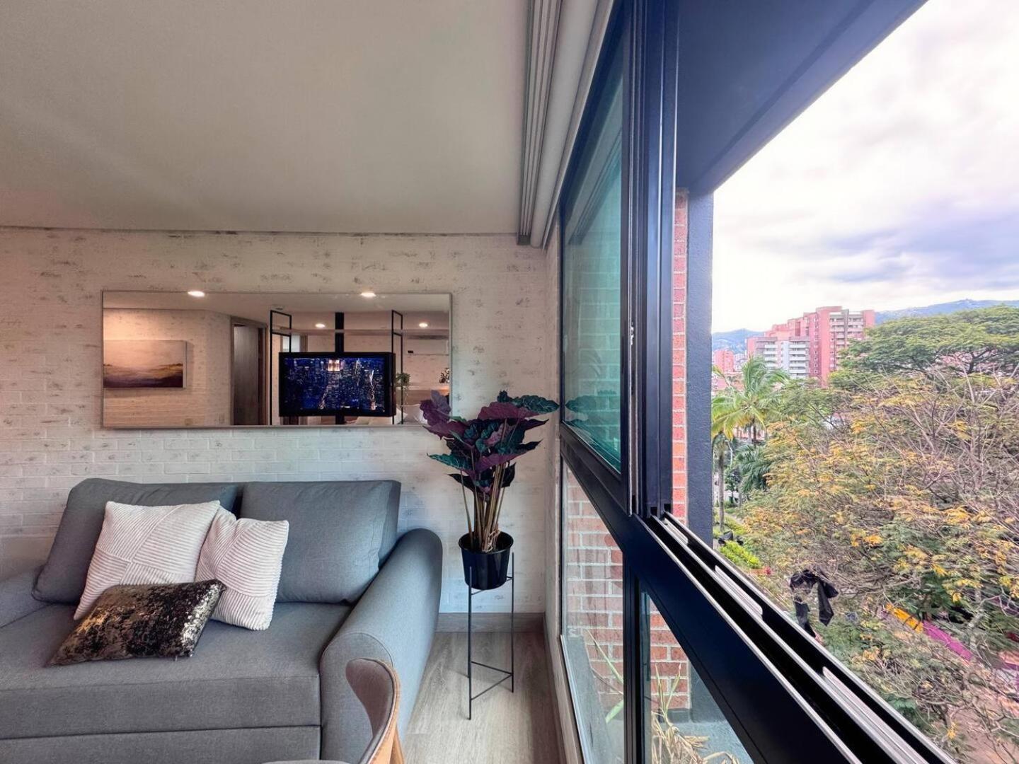 1br Near Unicentro, Upb & 2nd Parque Laureles