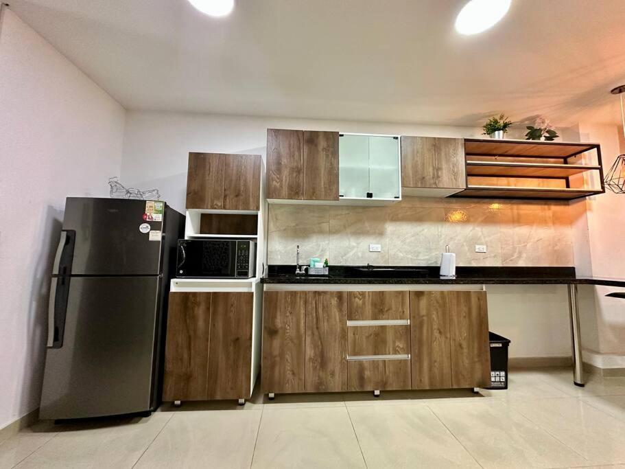 Moderno En Laureles De 3 Apartamento