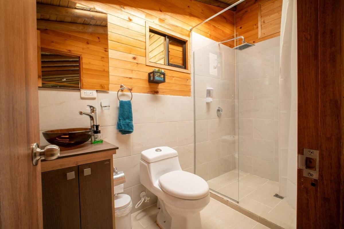 Chalet Con Jacuzzi, Masaje En Sitio Opcional Y Chimenea Romantica-santa Elena *