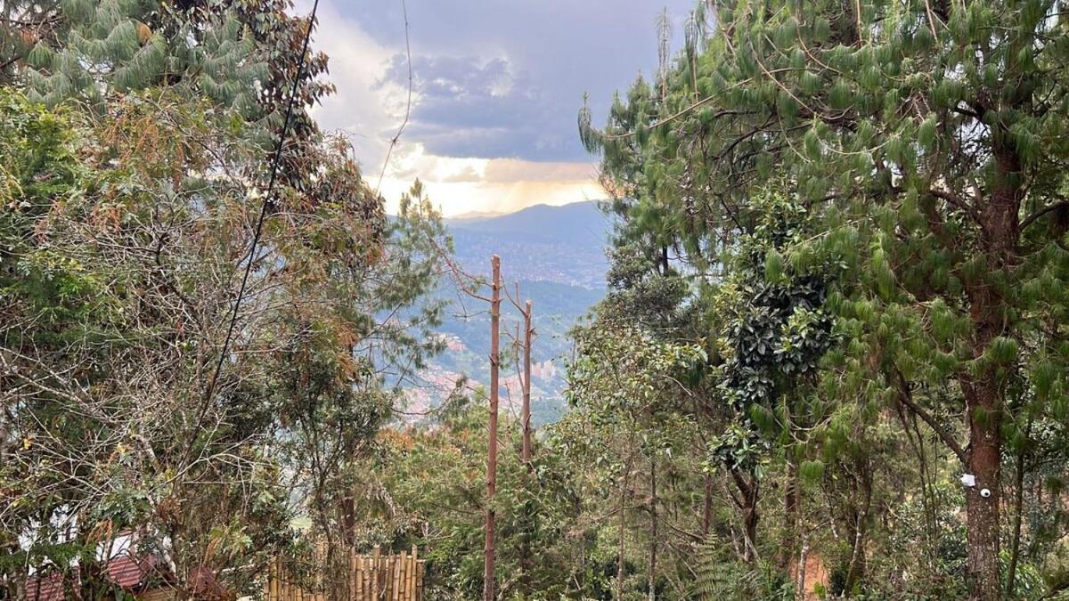 Con Jacuzzi, Masaje En Sitio Opcional Y Chimenea Romantica-santa Elena Medellín