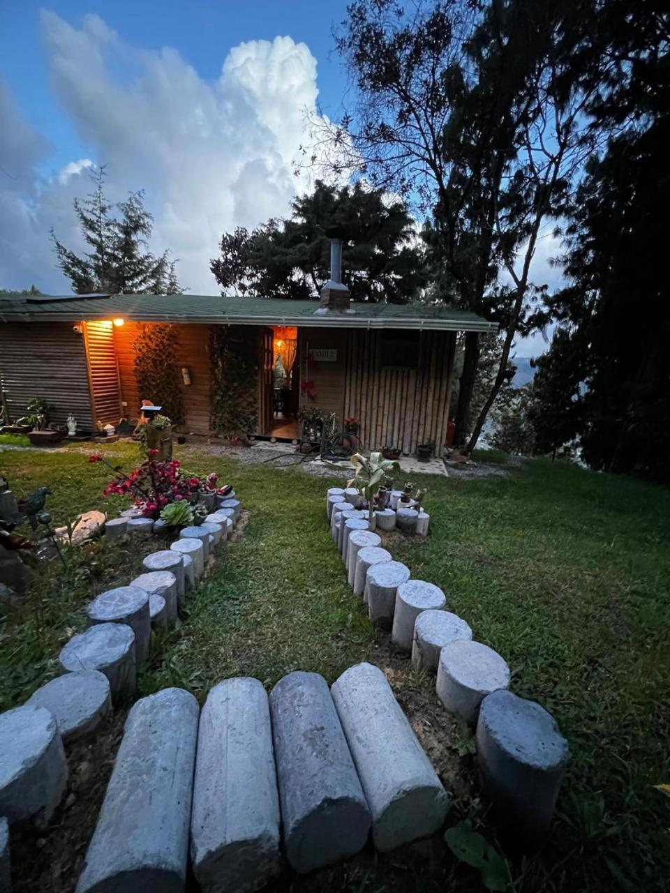 Con Jacuzzi, Masaje En Sitio Opcional Y Chimenea Romantica-santa Elena Chalet *
