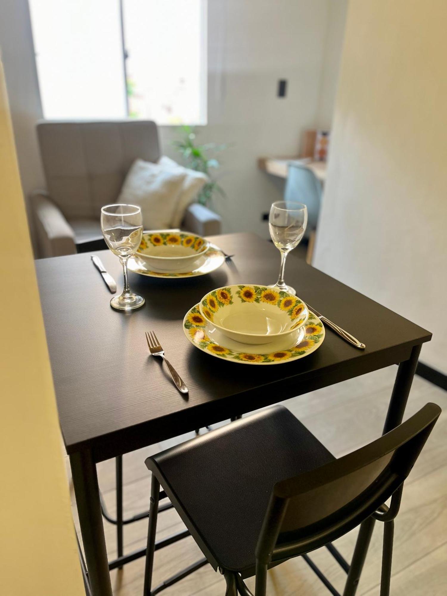 Lucia Metro House *