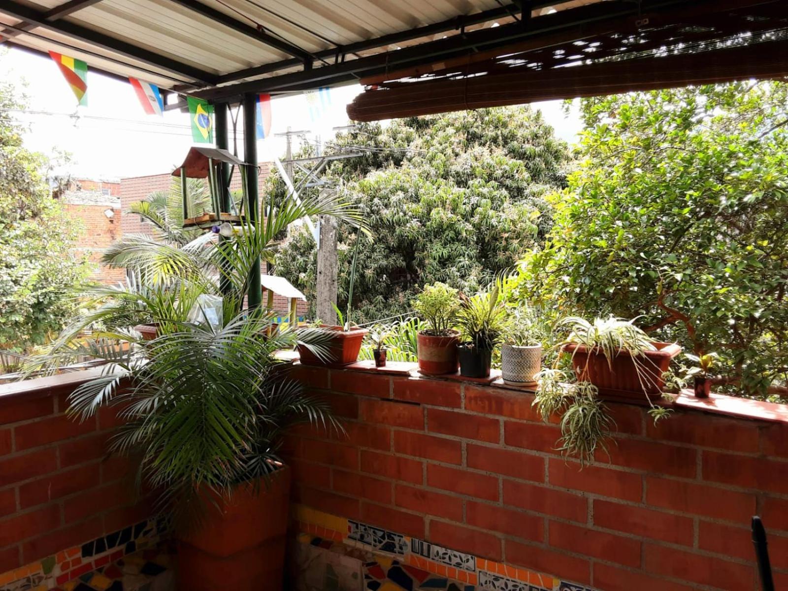 Apartamento En Casa Ithaca En Floresta - Santa Lucia Medellín