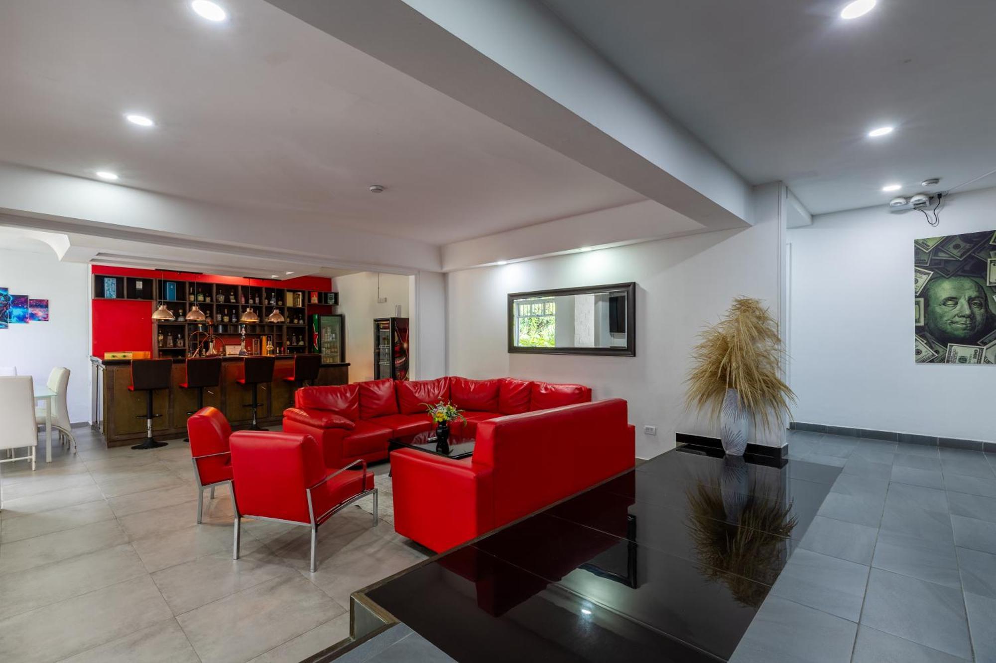 Casa Privada En El Poblado Despedidas De Soltero Fiesta Picsina Jacuzzi Villa Medellín