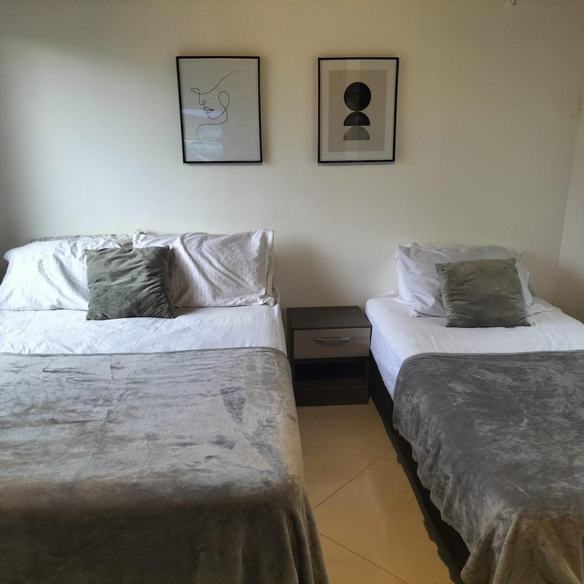 Centrally Located And Cozy With 900 Mb Internet Apartamento Medellín