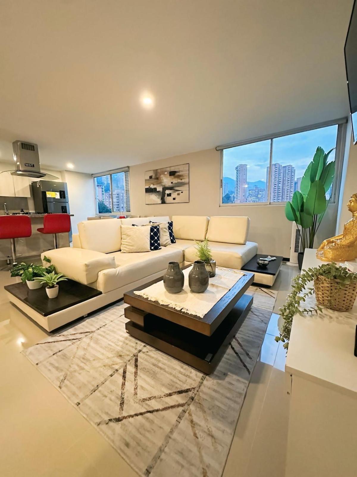 23rd Floor Luxury 5 Min From Provenza