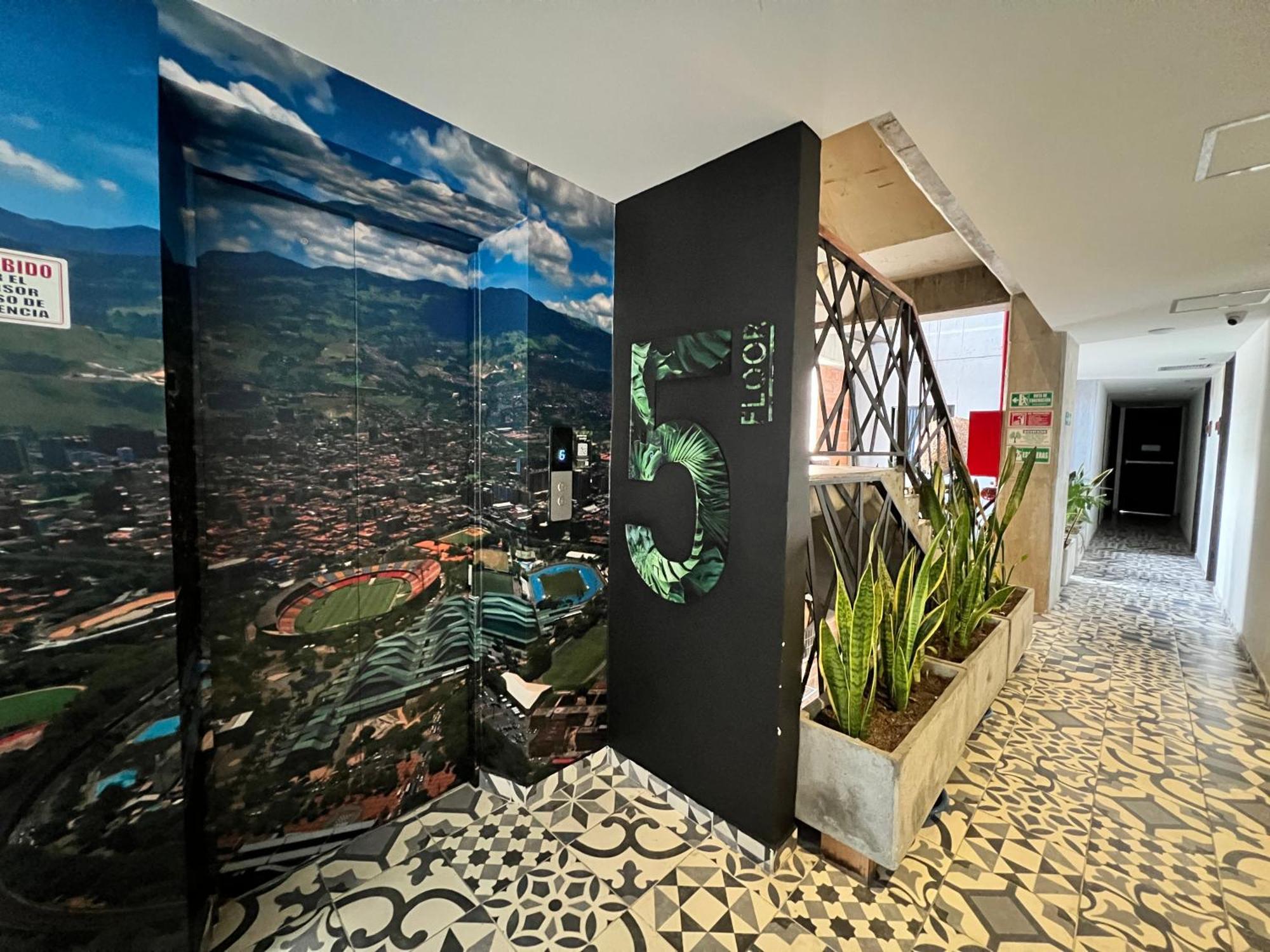 Apartahotel Con Piscina Medellín