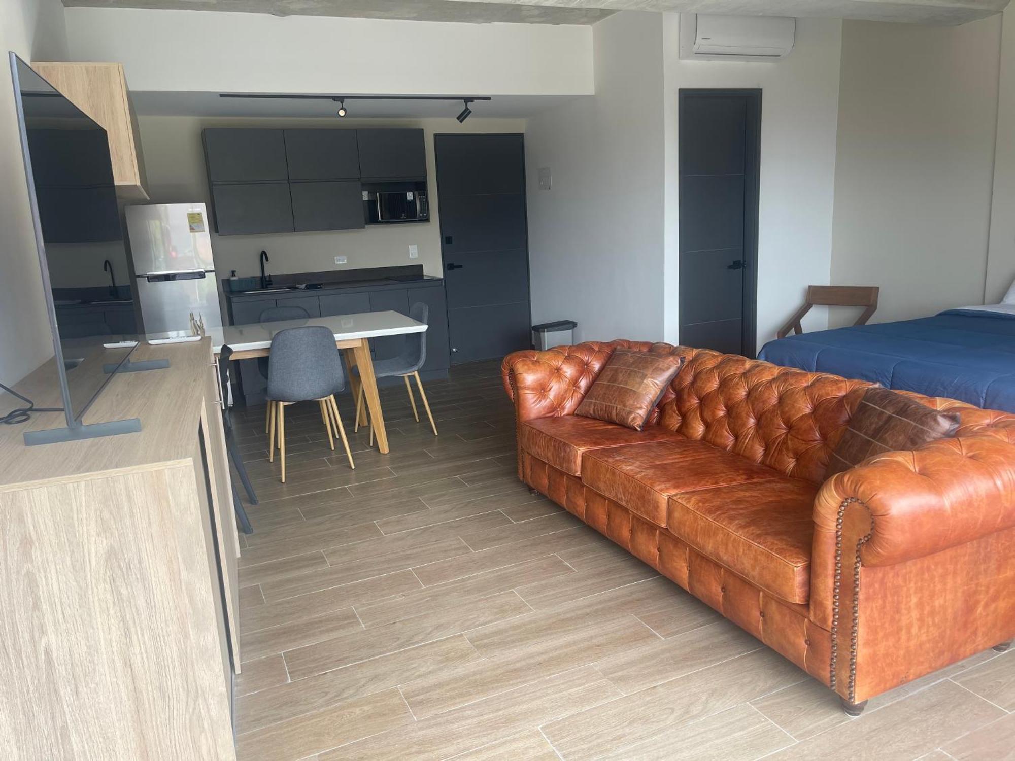 Con Vista Y Aire Acondicionado Cerca A El Tesoro Apartamento