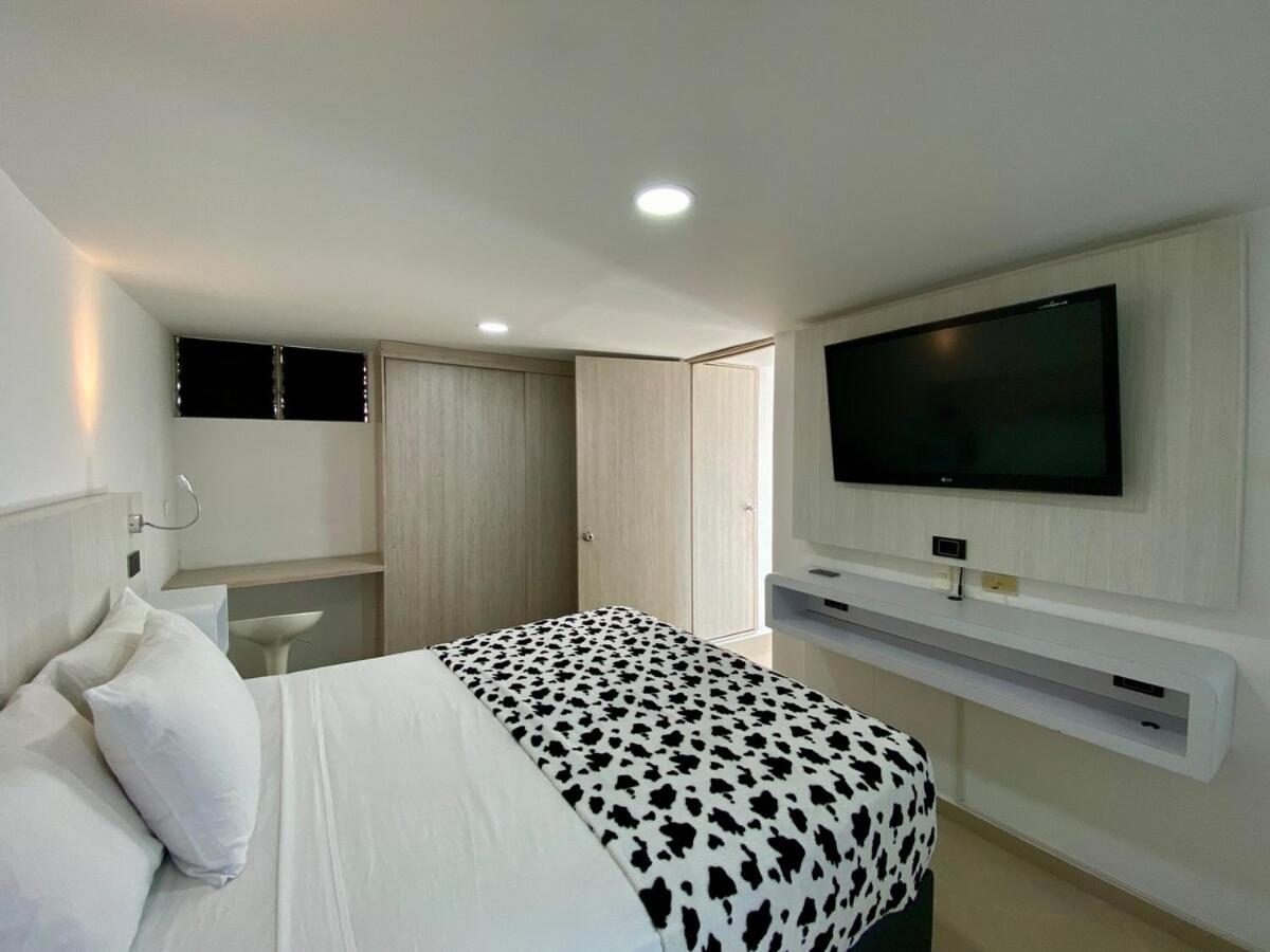 Modern High Floor In Poblado * Medellín