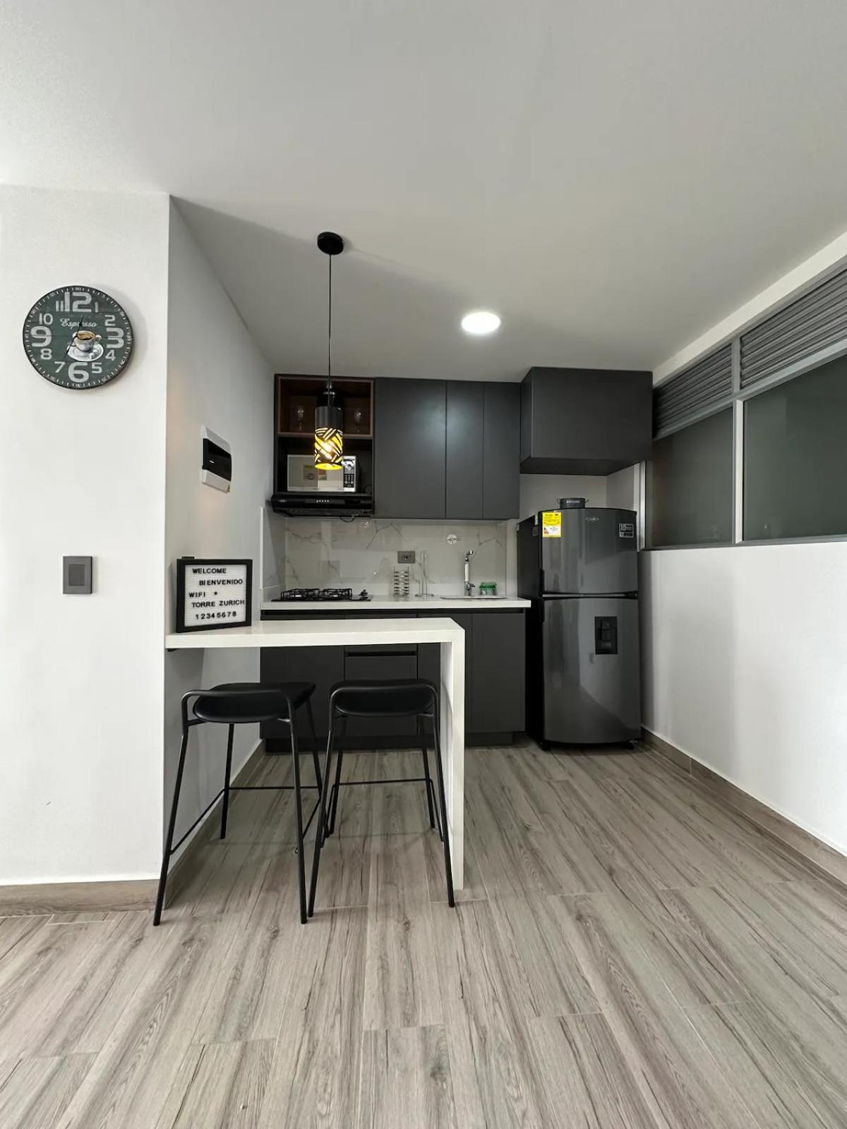 Torre Zurich Luxury * Medellín