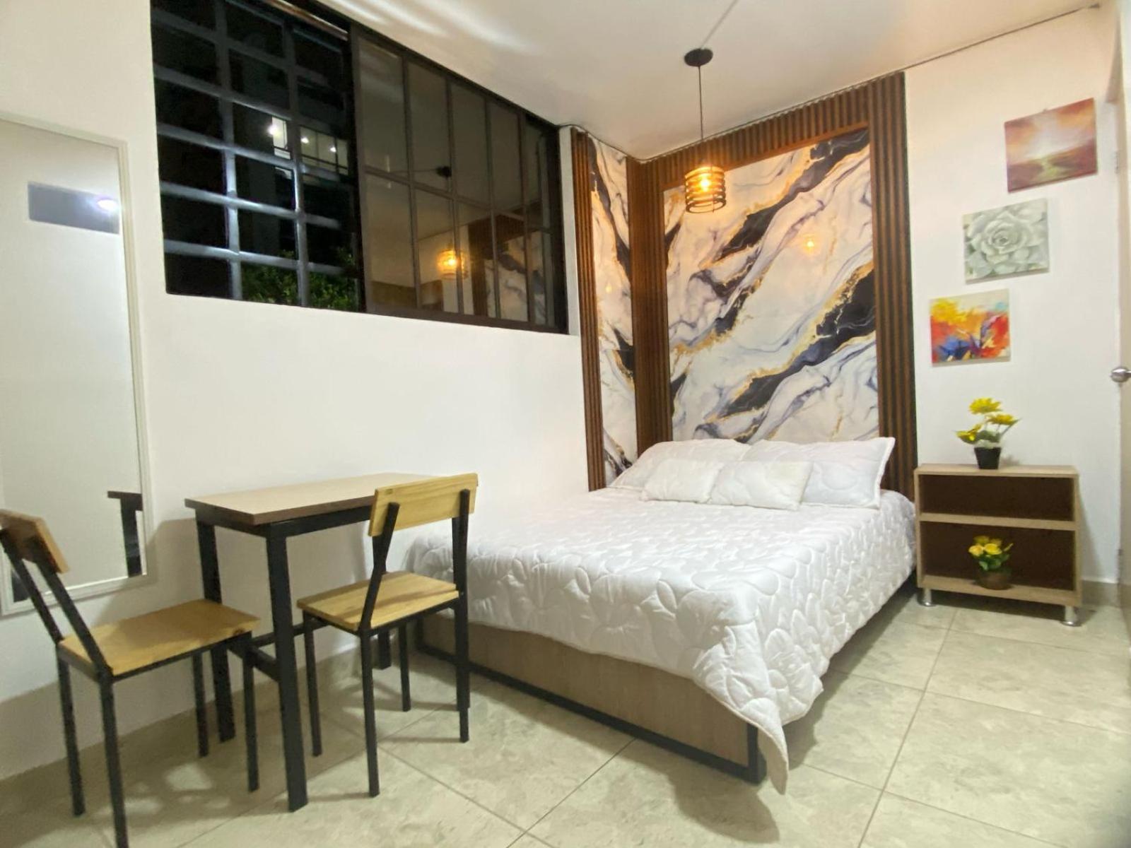 23 Comodo Con Balcon En Laureles Estadio 2 Hab 2 Banos Medellín
