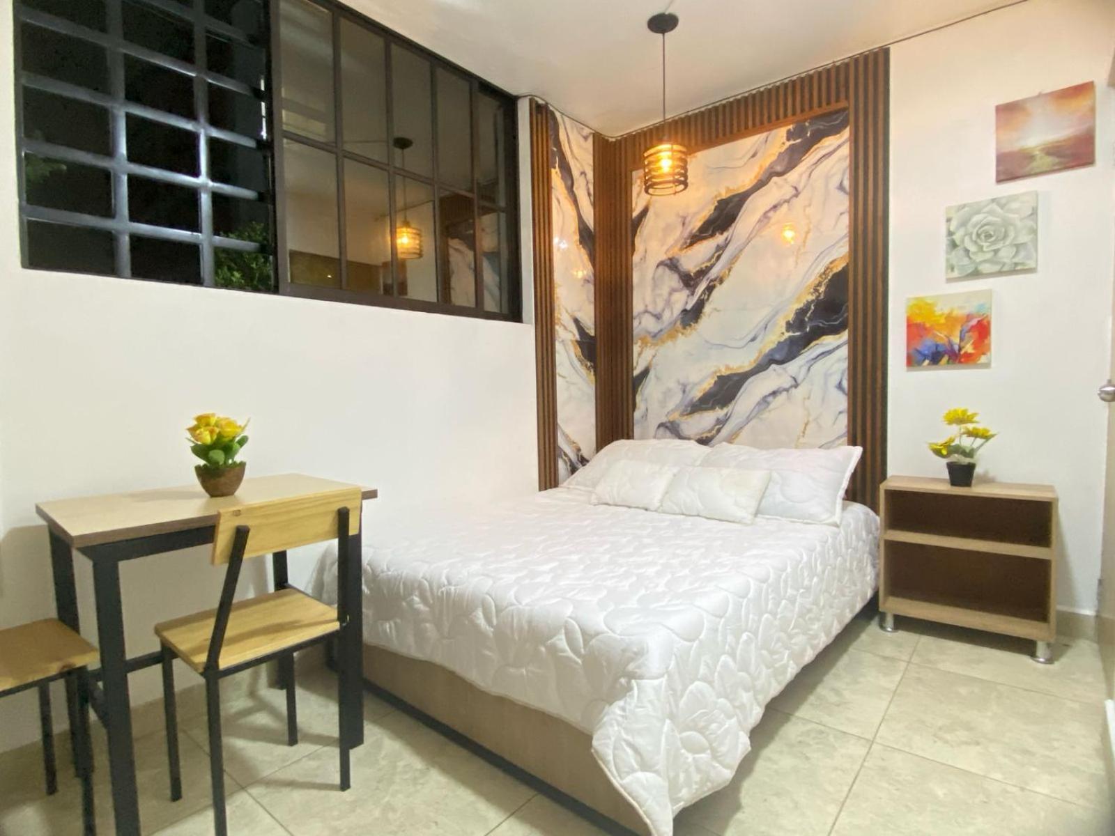 Apartamento 23 Comodo Con Balcon En Laureles Estadio 2 Hab 2 Banos