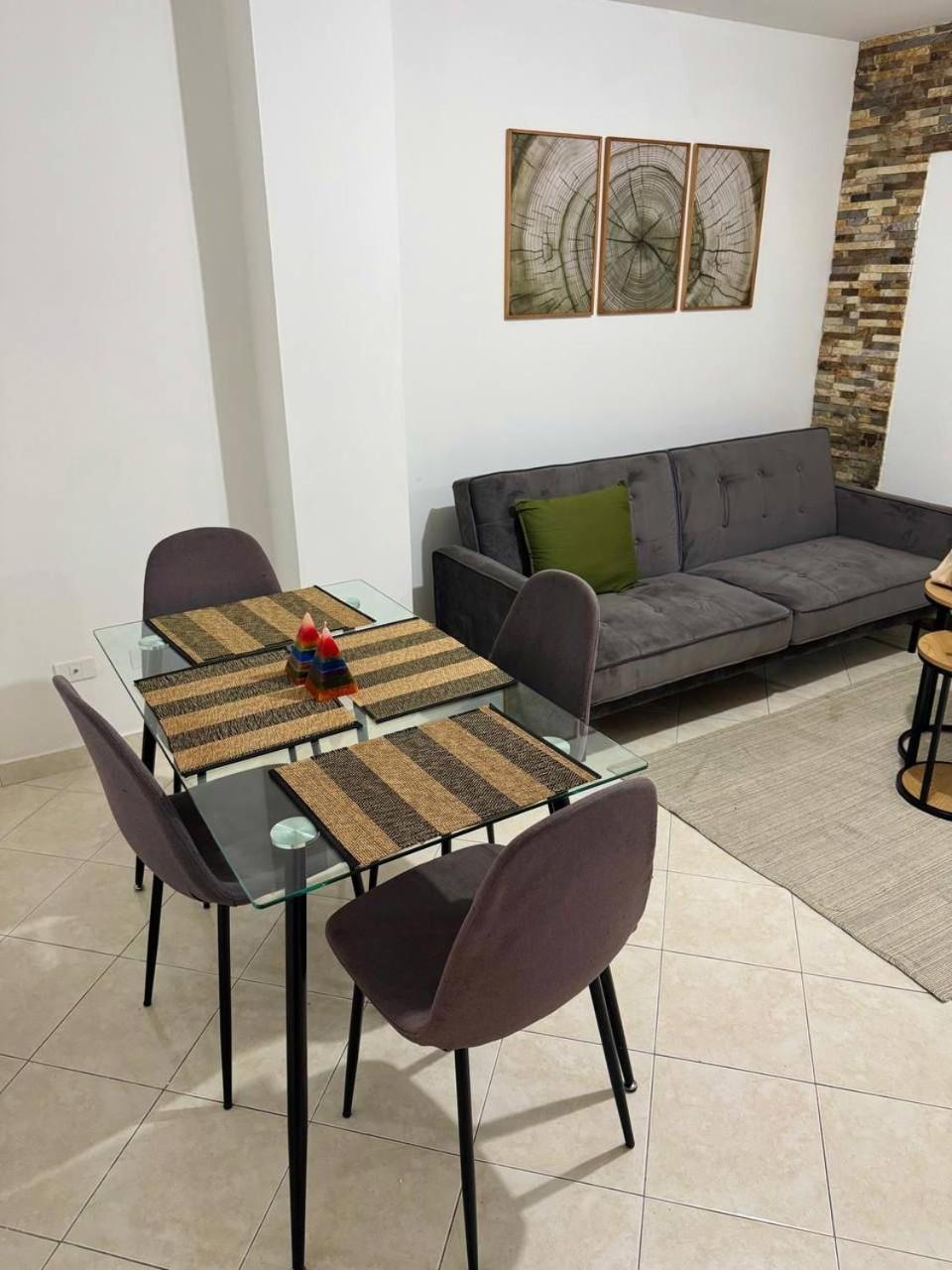 Completo-balcon Laureles-estadio Hasta 6 Personas *