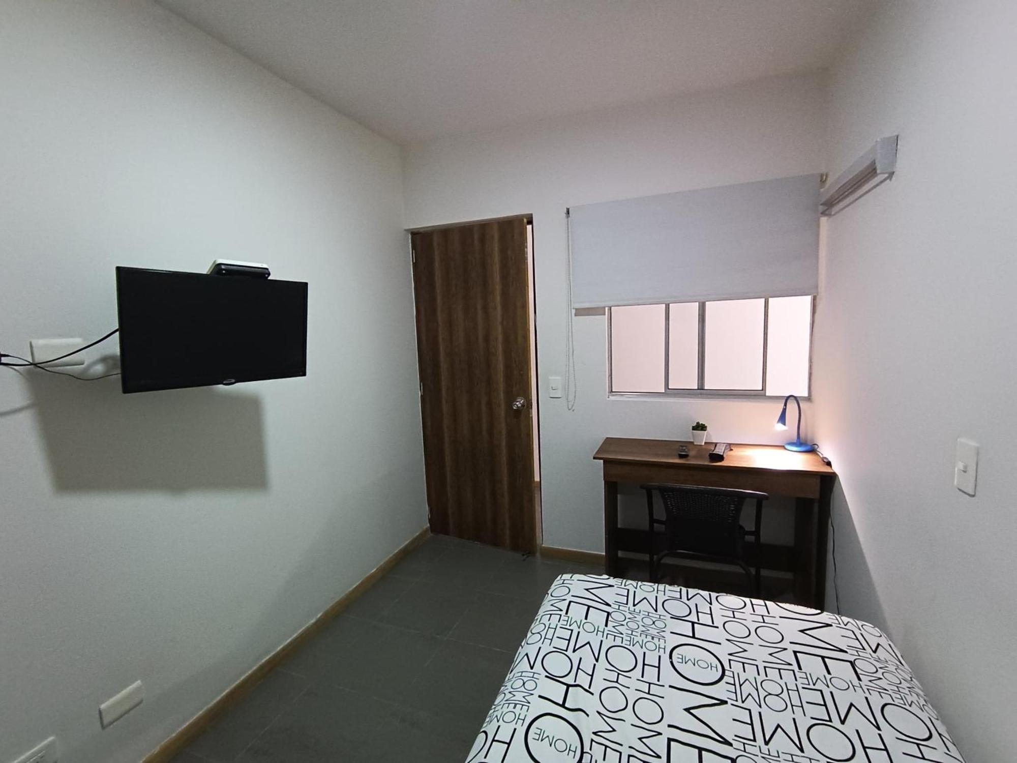Amazing House With Turkish Steam Near Exito Laureles *