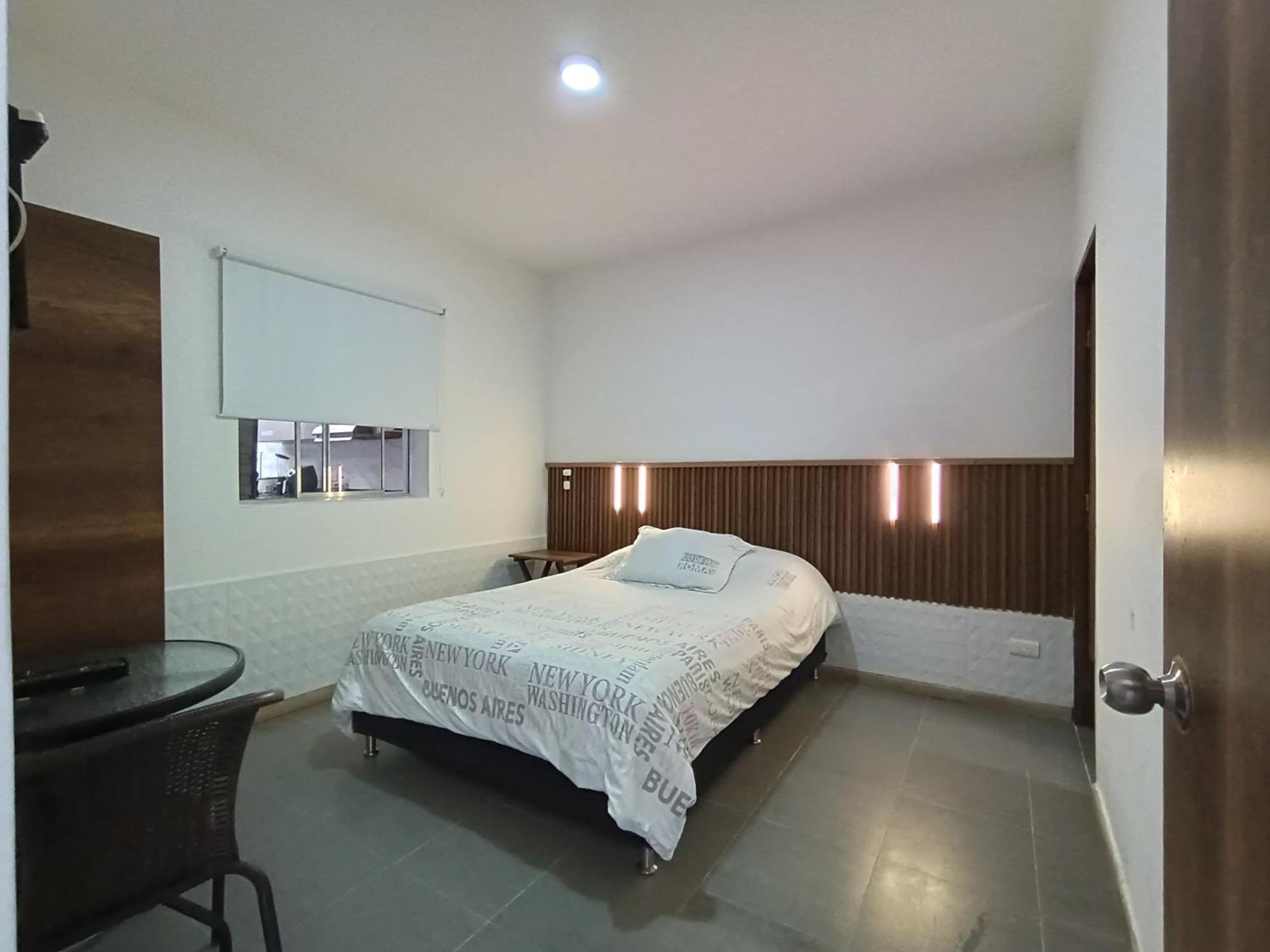 Amazing House With Turkish Steam Near Exito Laureles Pensión Medellín
