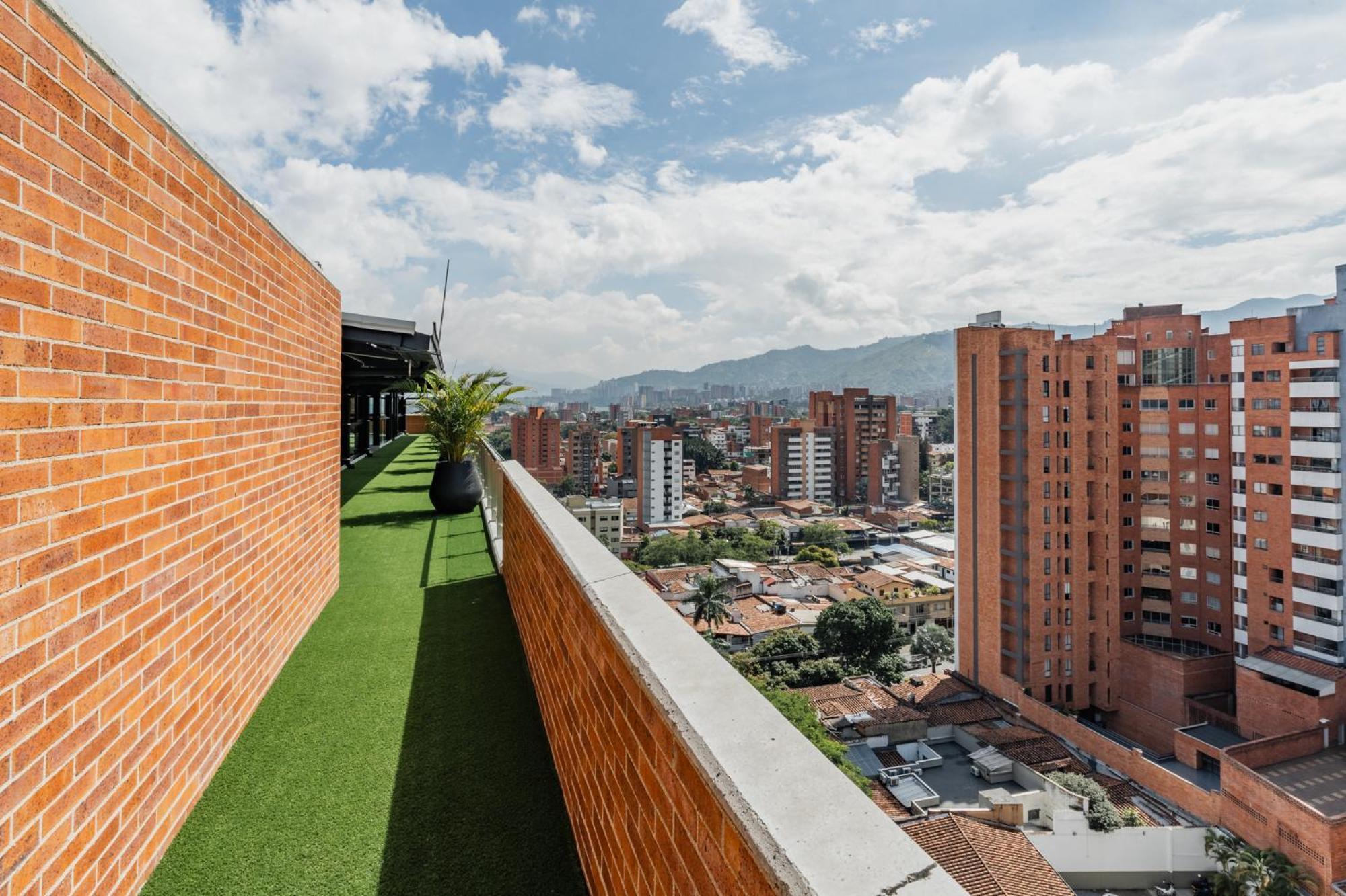 Kyux By Jalo - Laureles Medellín