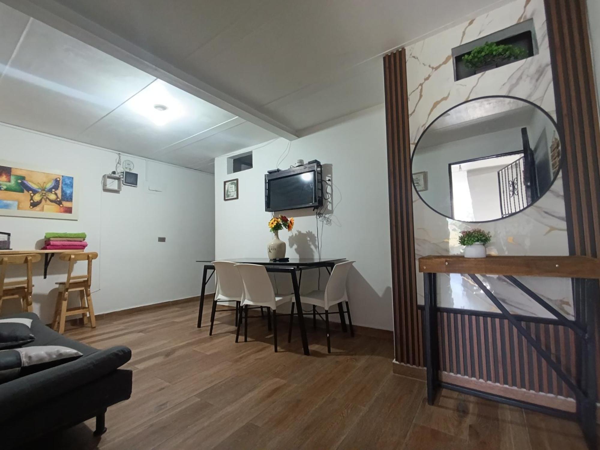 Apartamento E1 Aire Acondicionado 100mt2, 4 Habtaciones En La Mejor Zona, Laureles Estadio *
