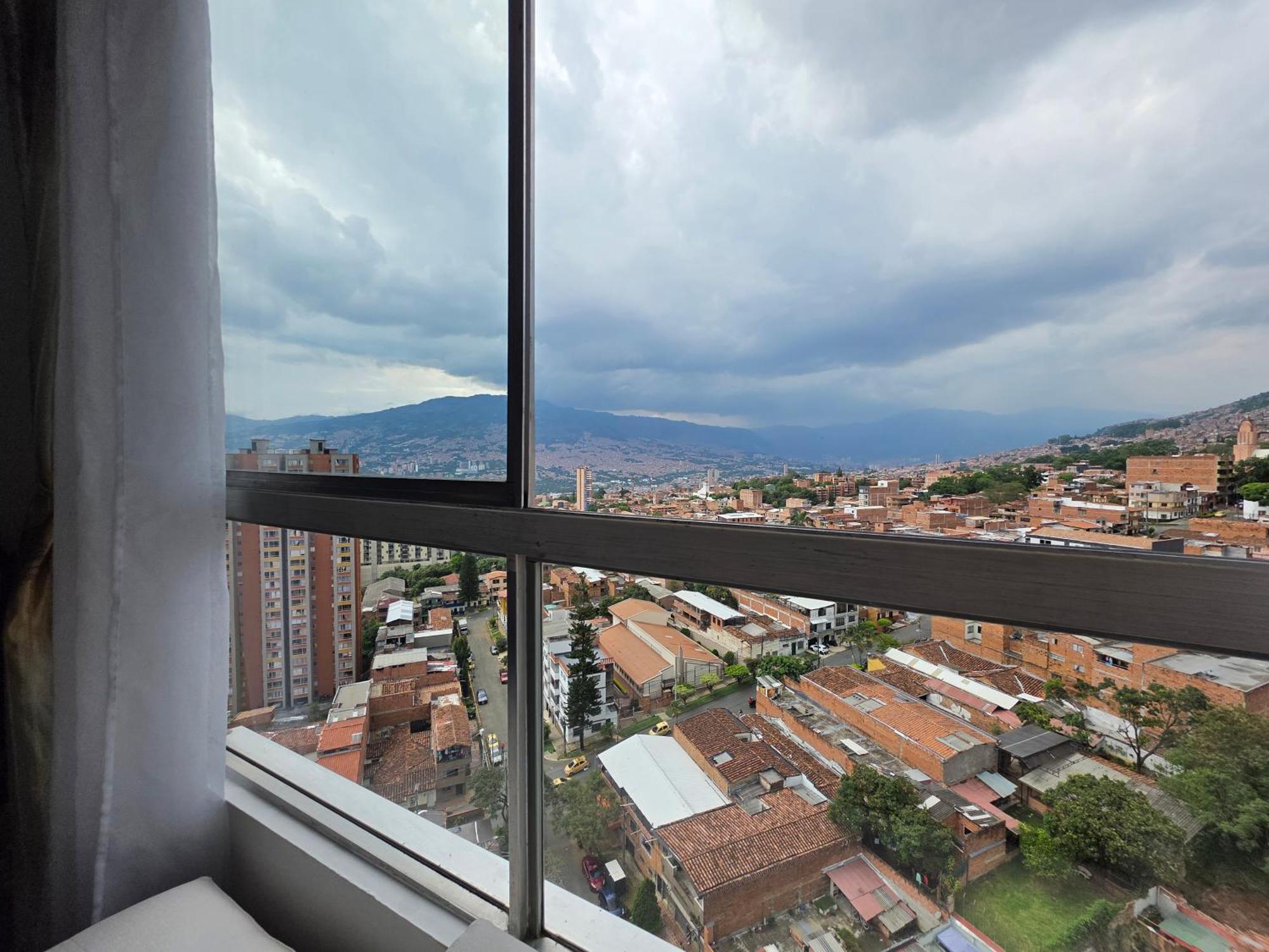 Vistas Lindas Cerca Centro Apartamento Medellín