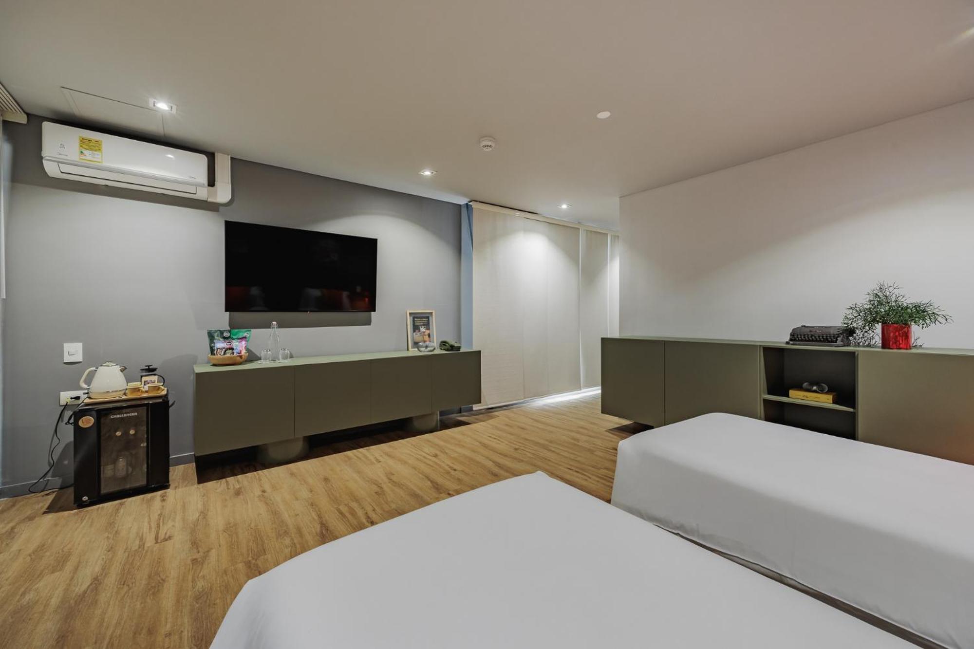 Hotel Versus 5*