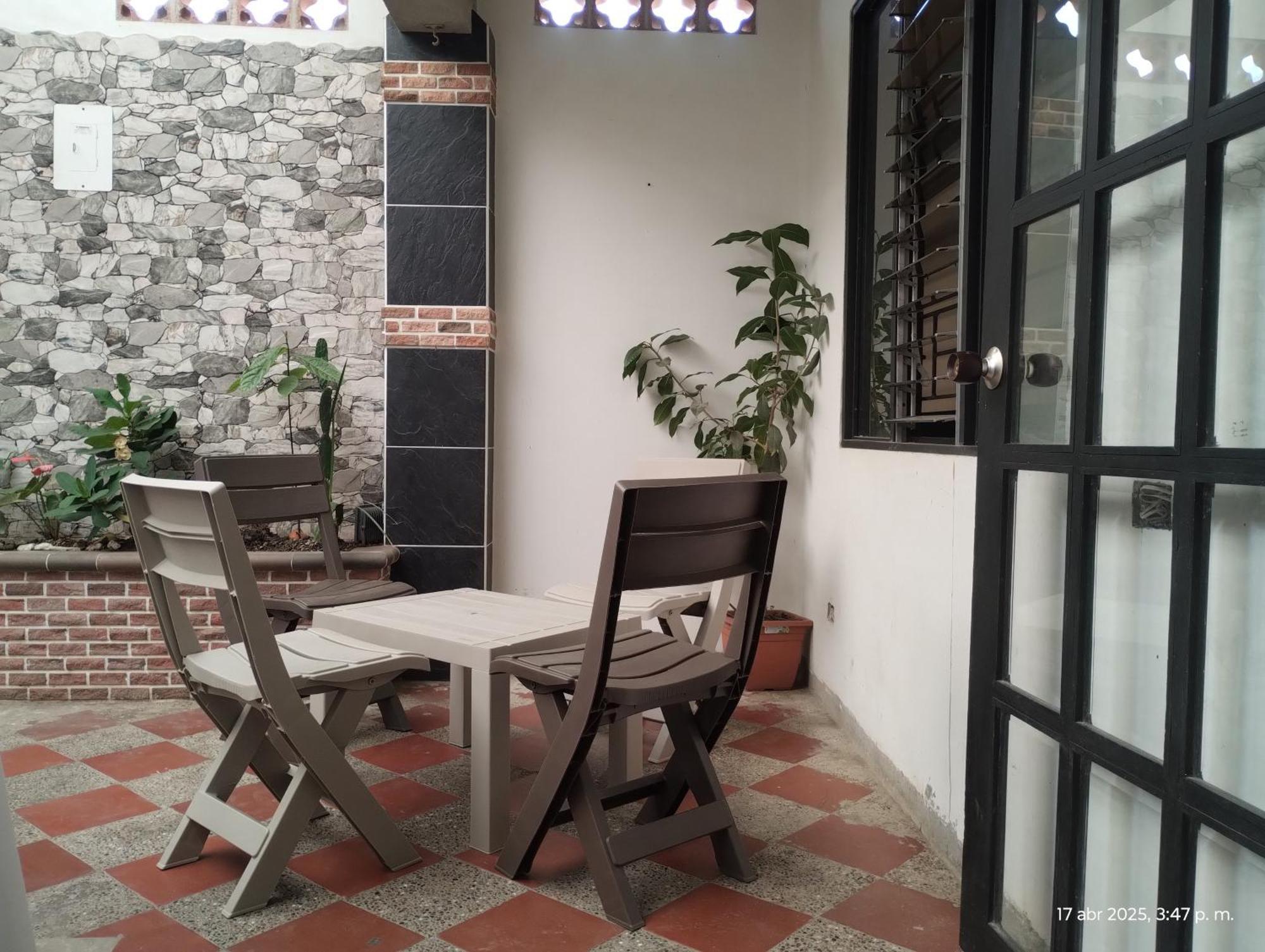 Casa Hevenie, Familiar Comodo Y Bien Ubicado Сasa de vacaciones Medellín