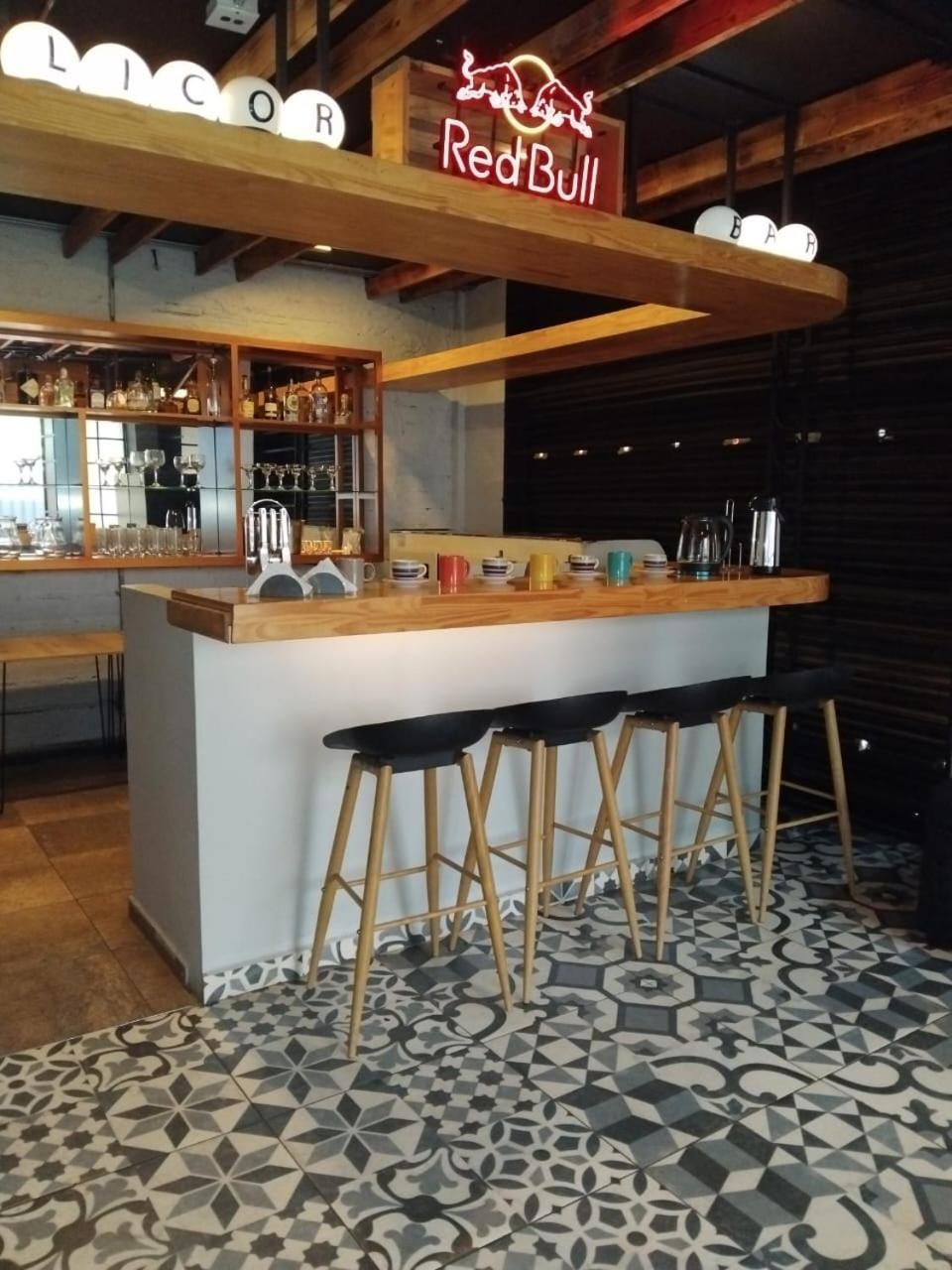 79 Poblado 4*