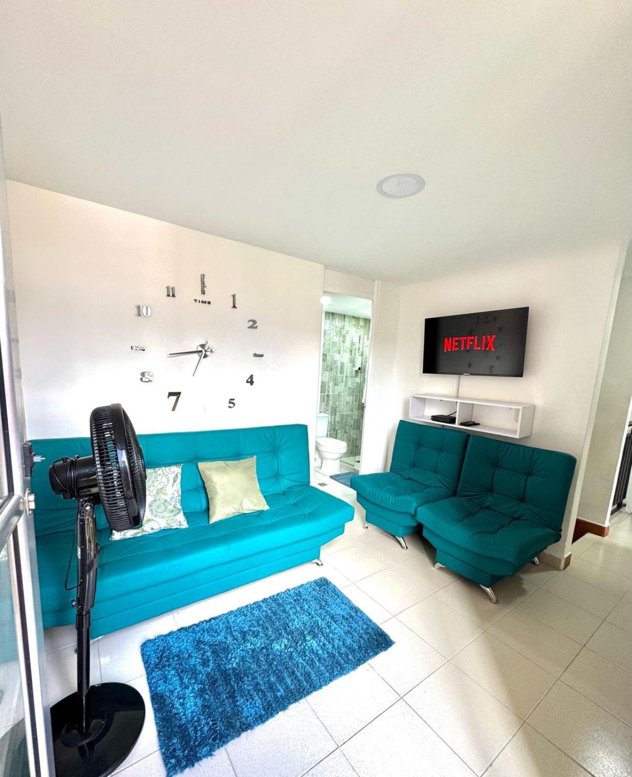 Apartamento Zona Rosa De Medellin, Ubicacion Cerca De Centros Comerciales Y Tranvia Del Metro Ba *